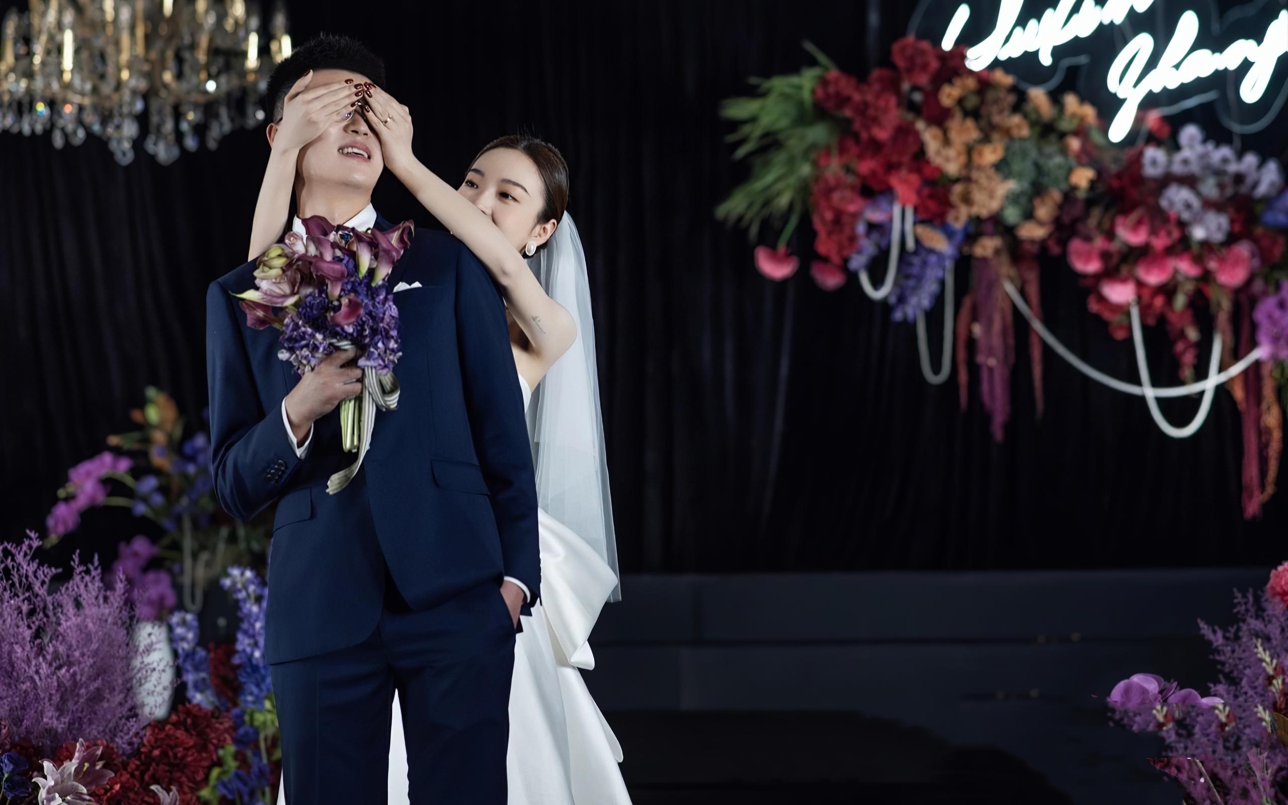 【悦禾婚礼】小众个性紫色简约风纯鲜花婚礼