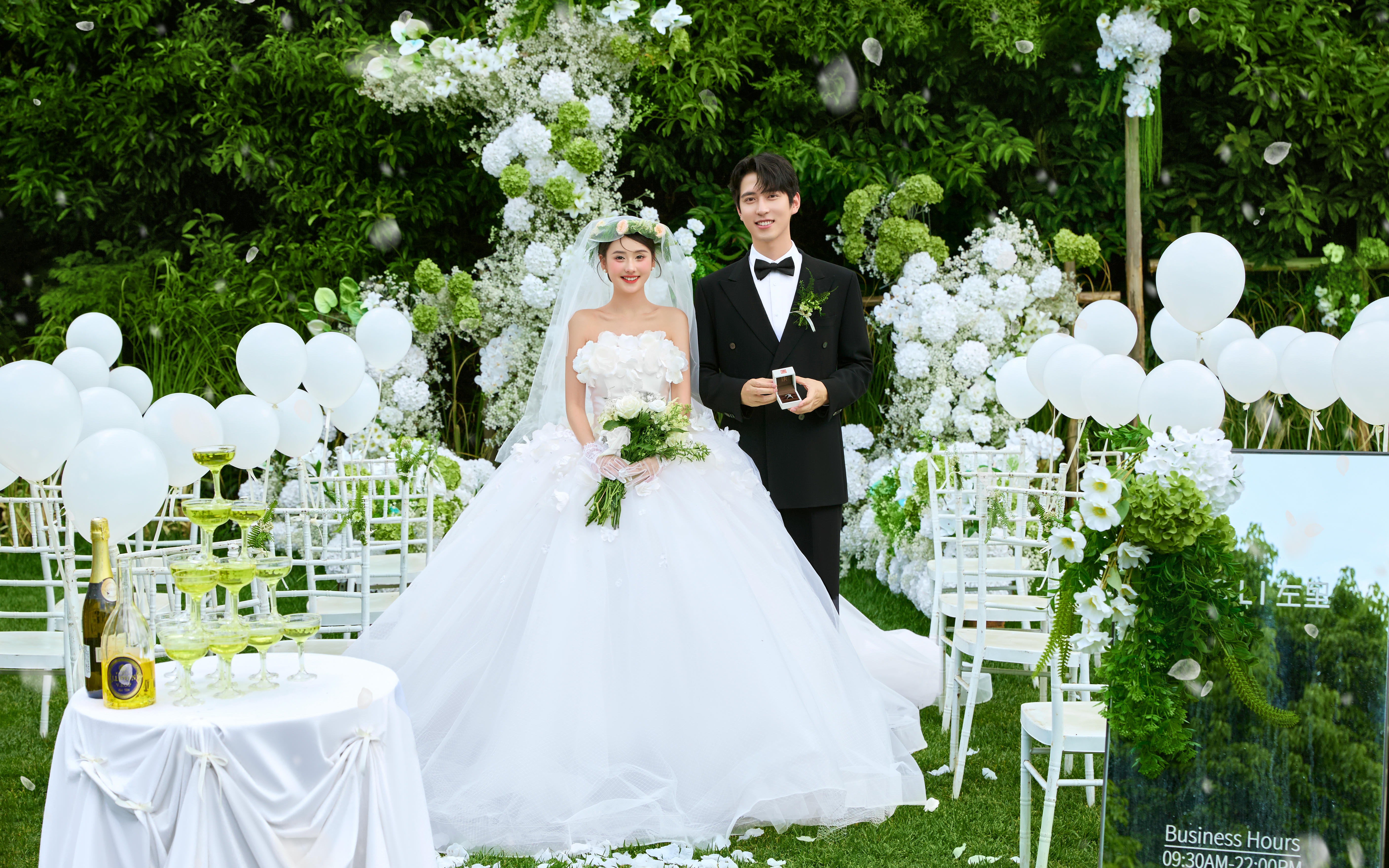 在雪山下拍了組儀式感主紗婚紗照