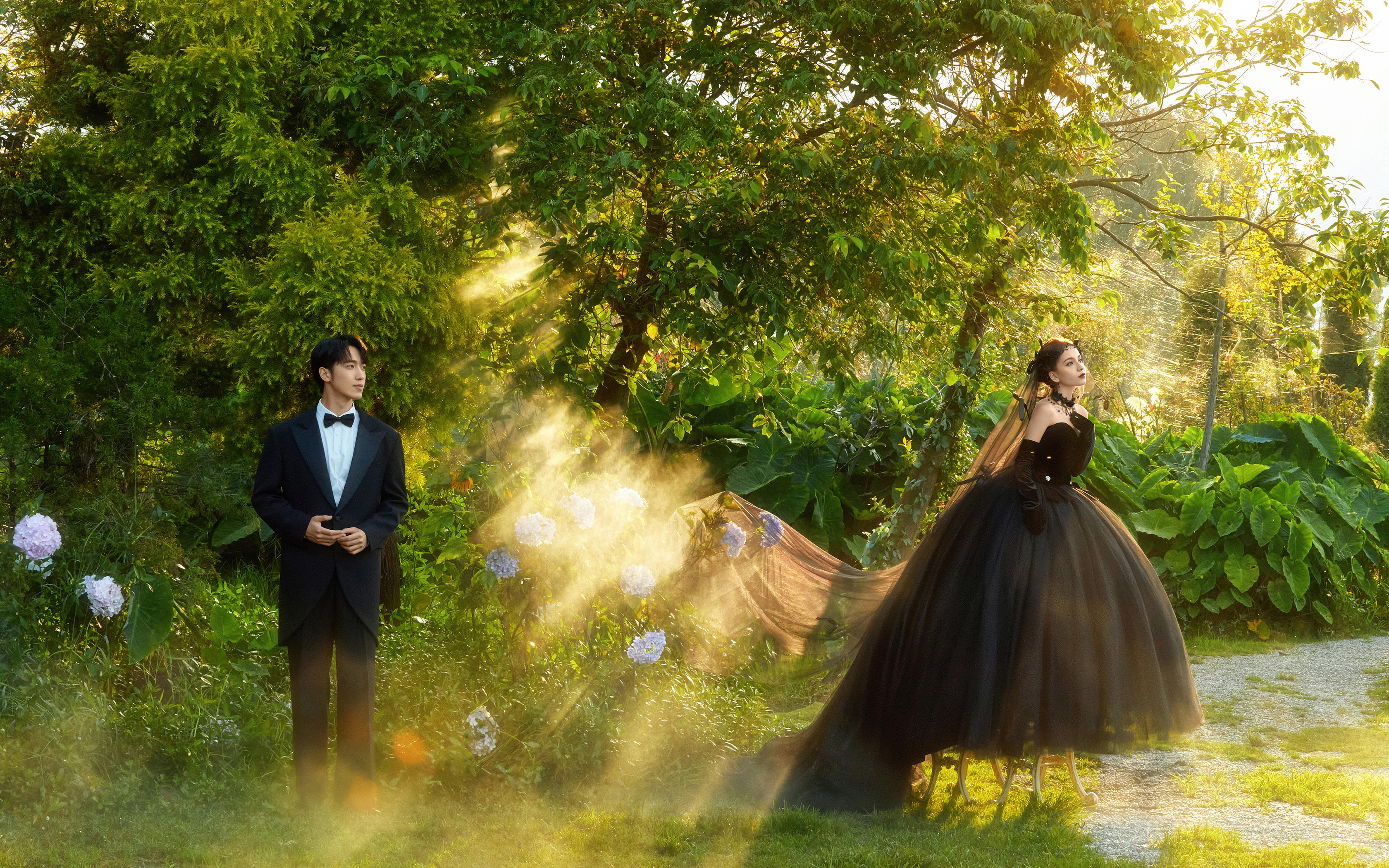 黑紗秘境，我們把婚紗照拍成哥特童話