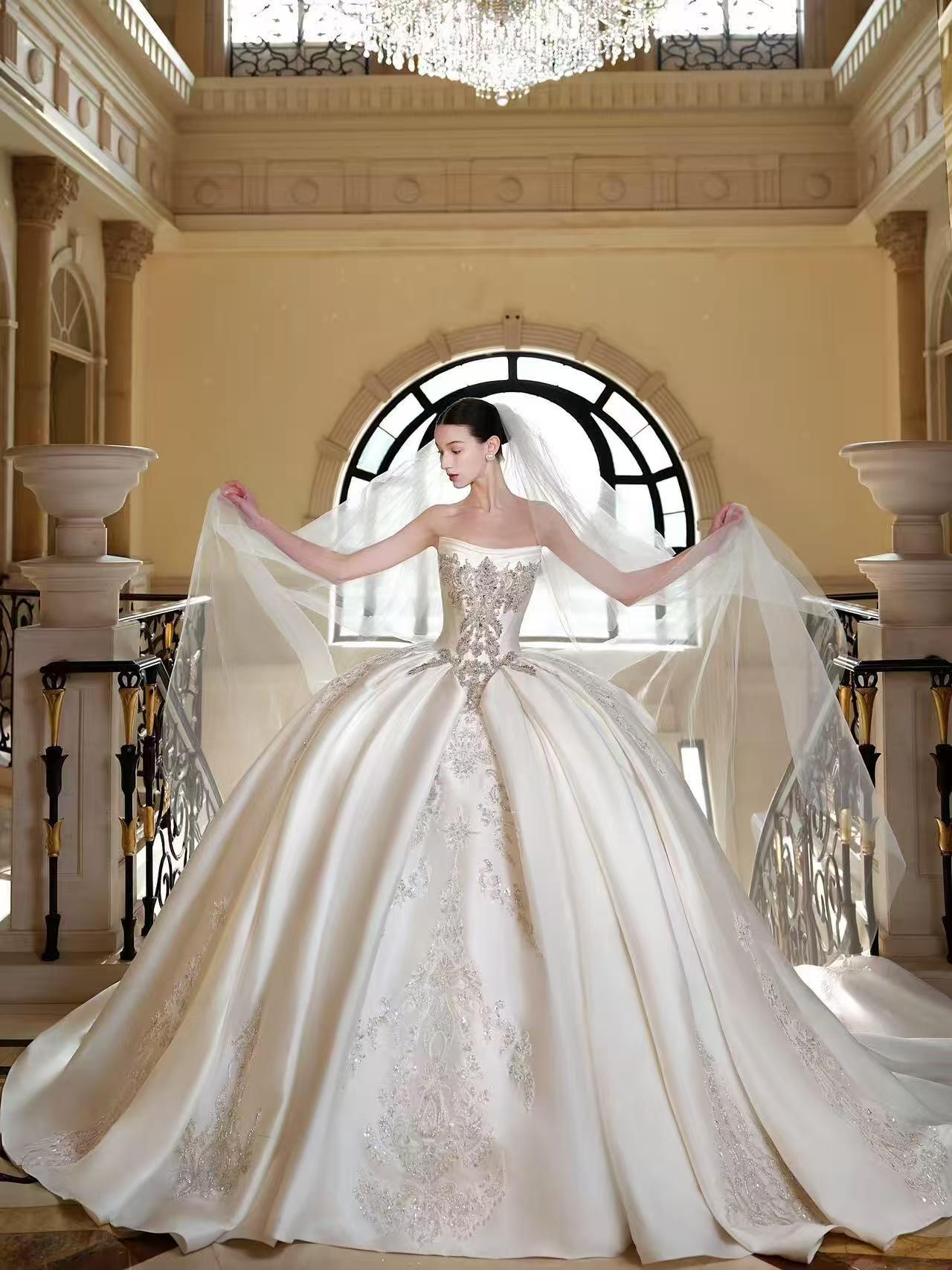 YUNI婚纱【加冕】缎面主纱