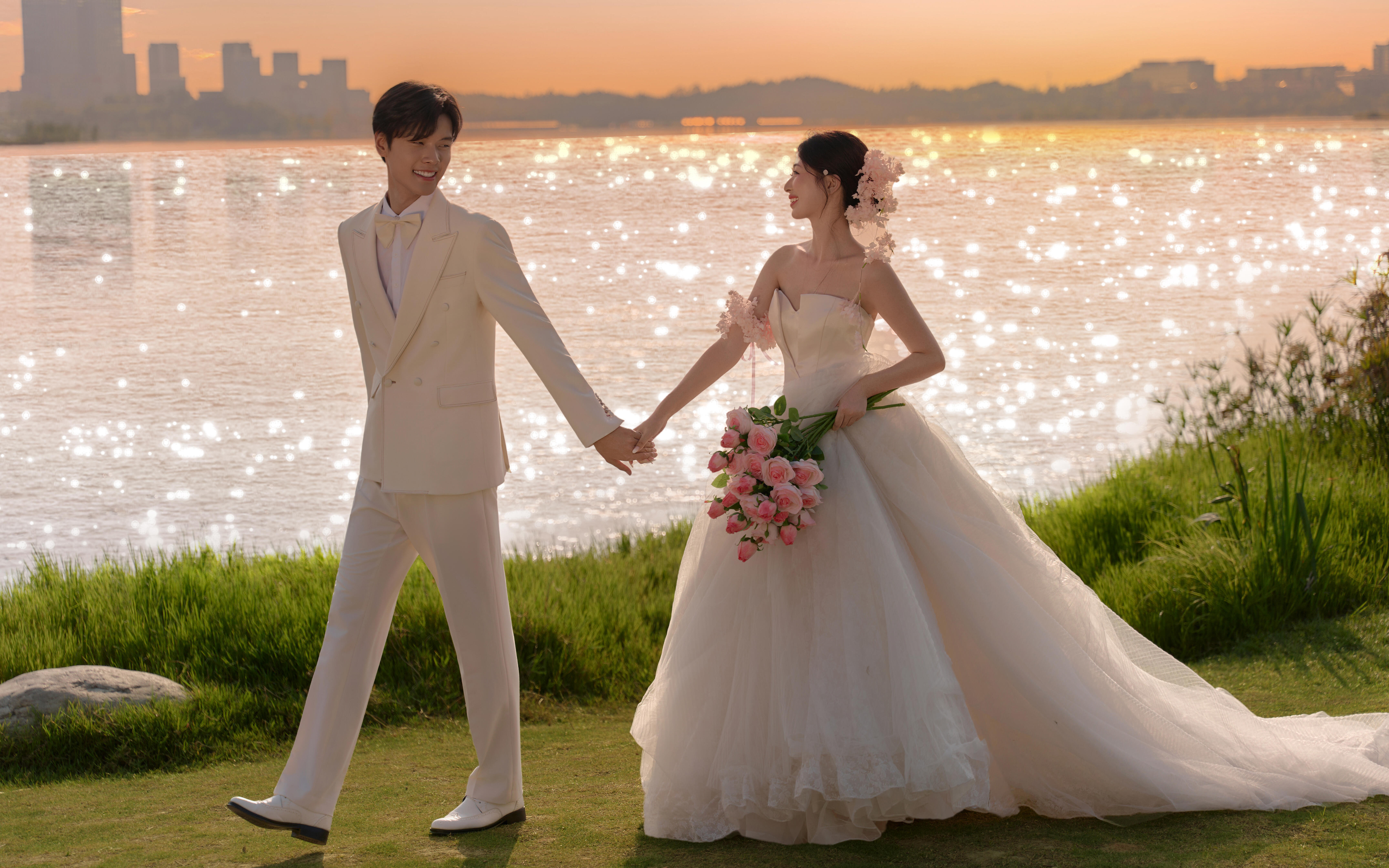 湖边落日婚纱照|把日落浪漫焊在相册里