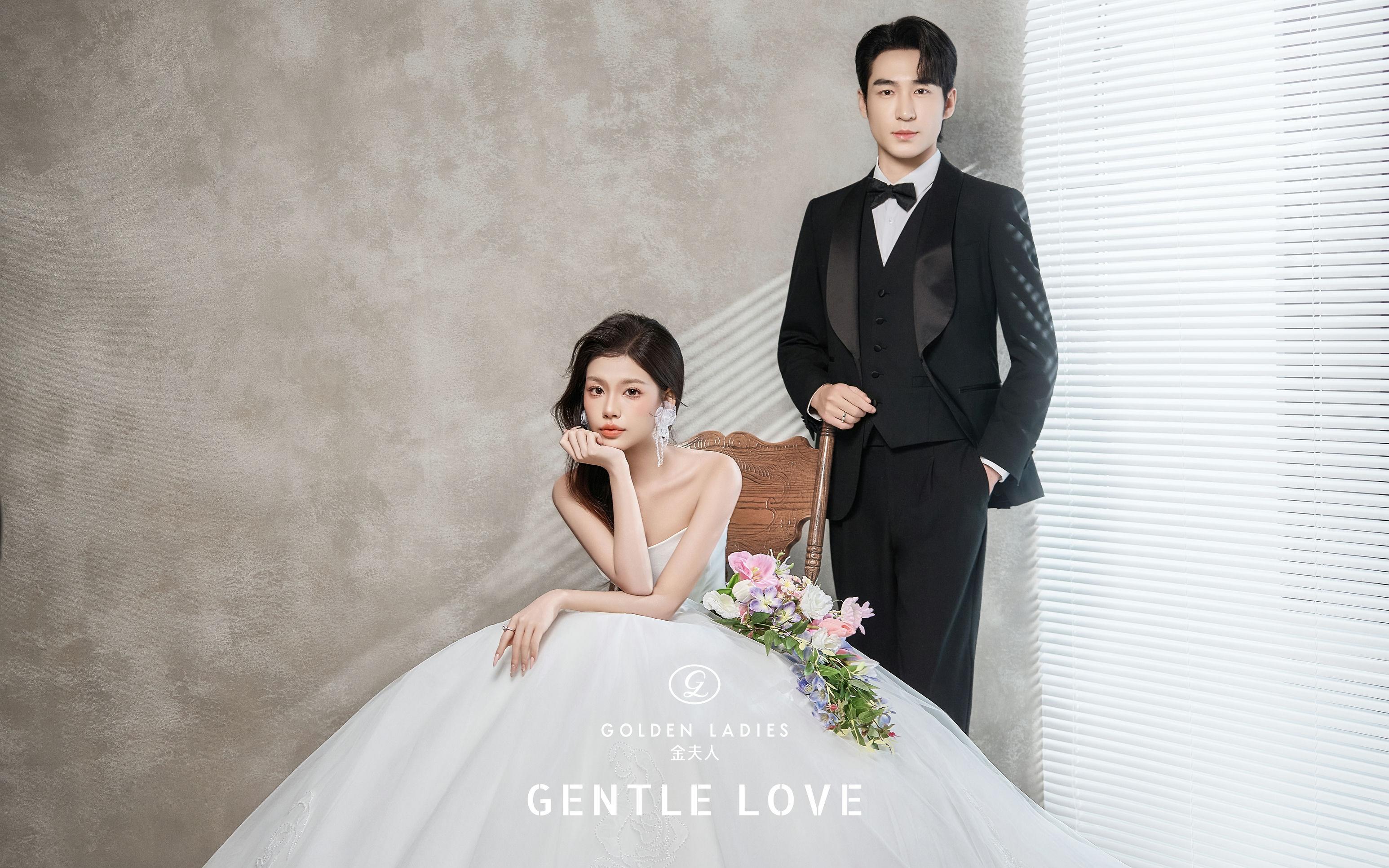 丸辣?拍到了賊高級(jí)的復(fù)古油畫風(fēng)婚紗照