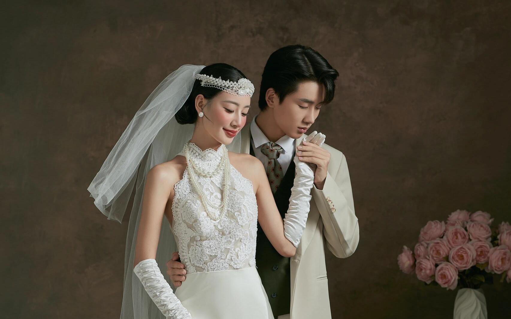 好愛(ài)這組法式復(fù)古婚紗照呀?氛圍感真的拉滿
