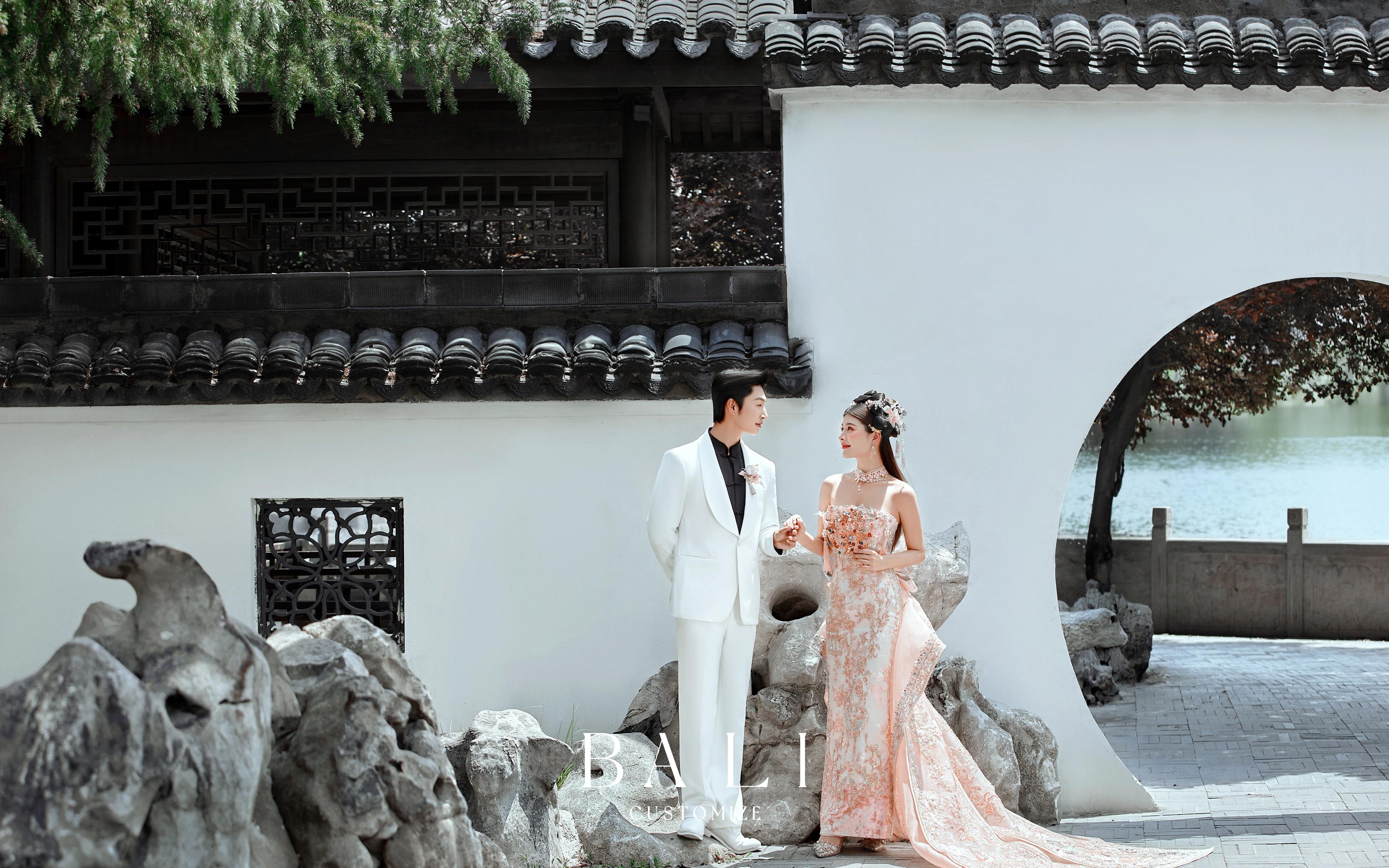 园林复古风婚纱照