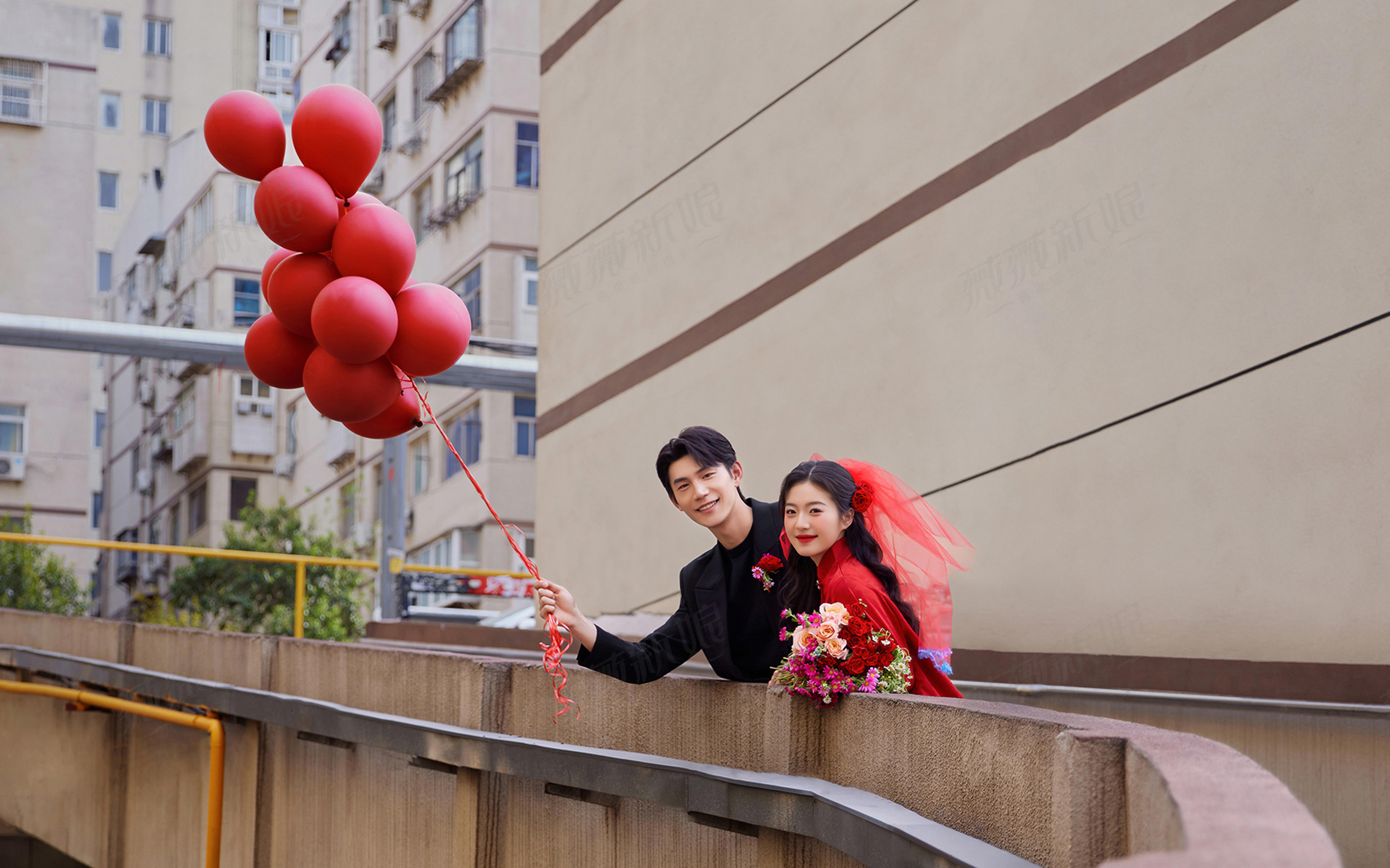 救命！被这组「街头囍事」婚纱照拿捏了💥