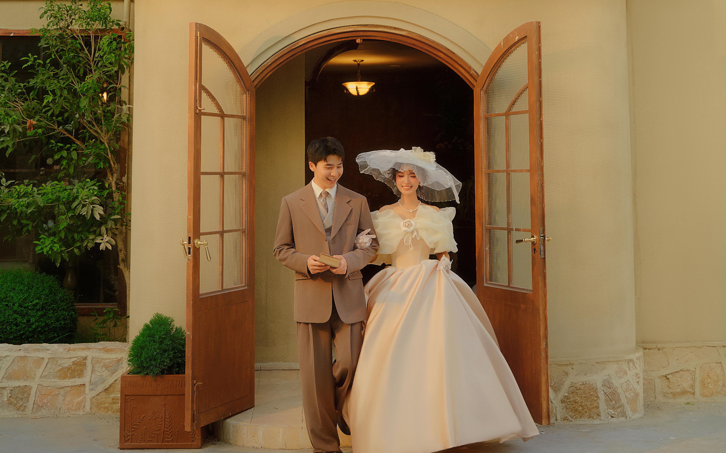 法式庄园的童话婚照：复古与浪漫的时光叙事