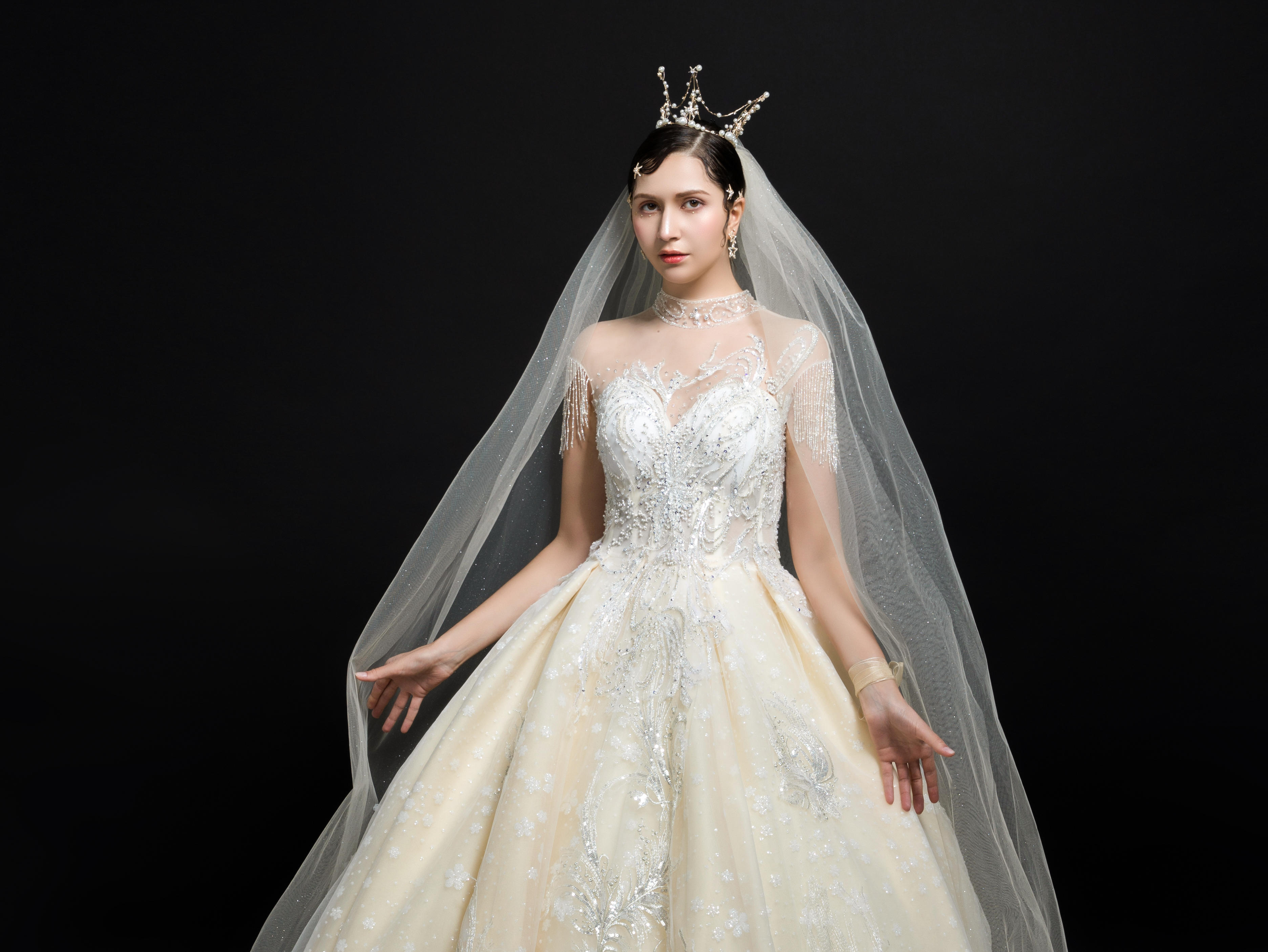 【VANSTAR】2020高品婚纱人气送伴娘服