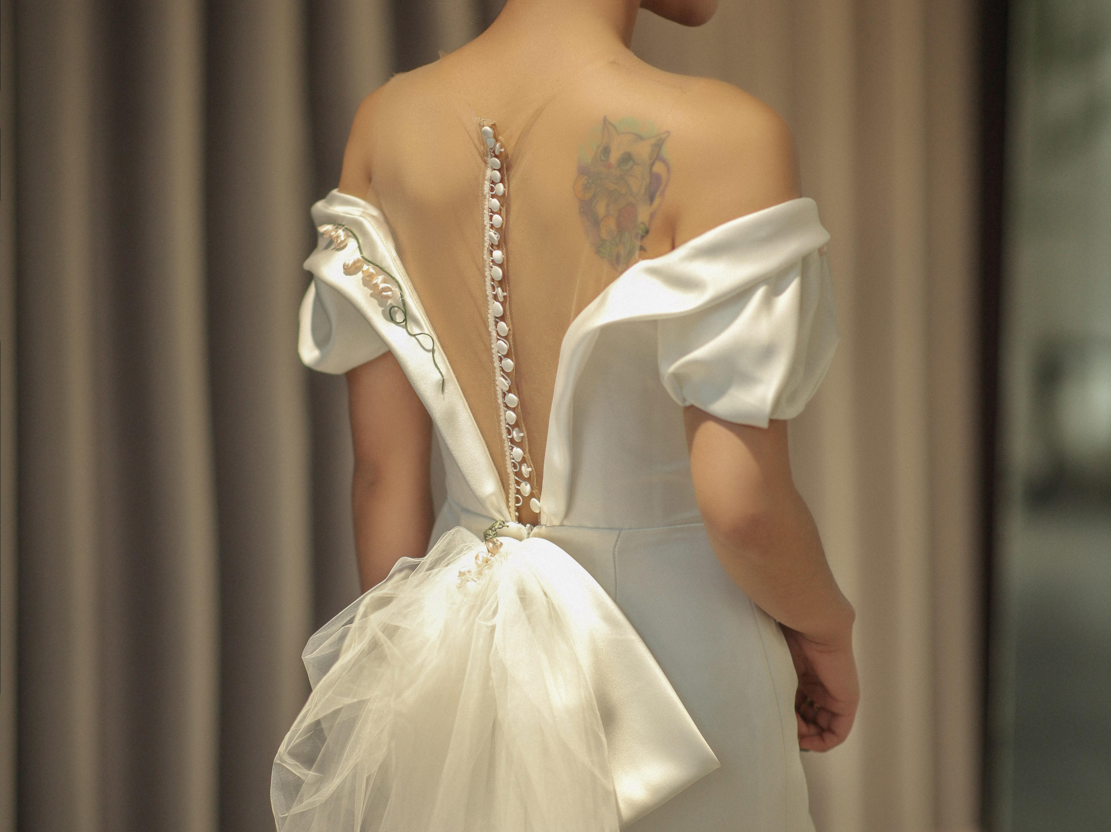 设计师品牌中式+品牌婚纱+高档礼服+2680化妆