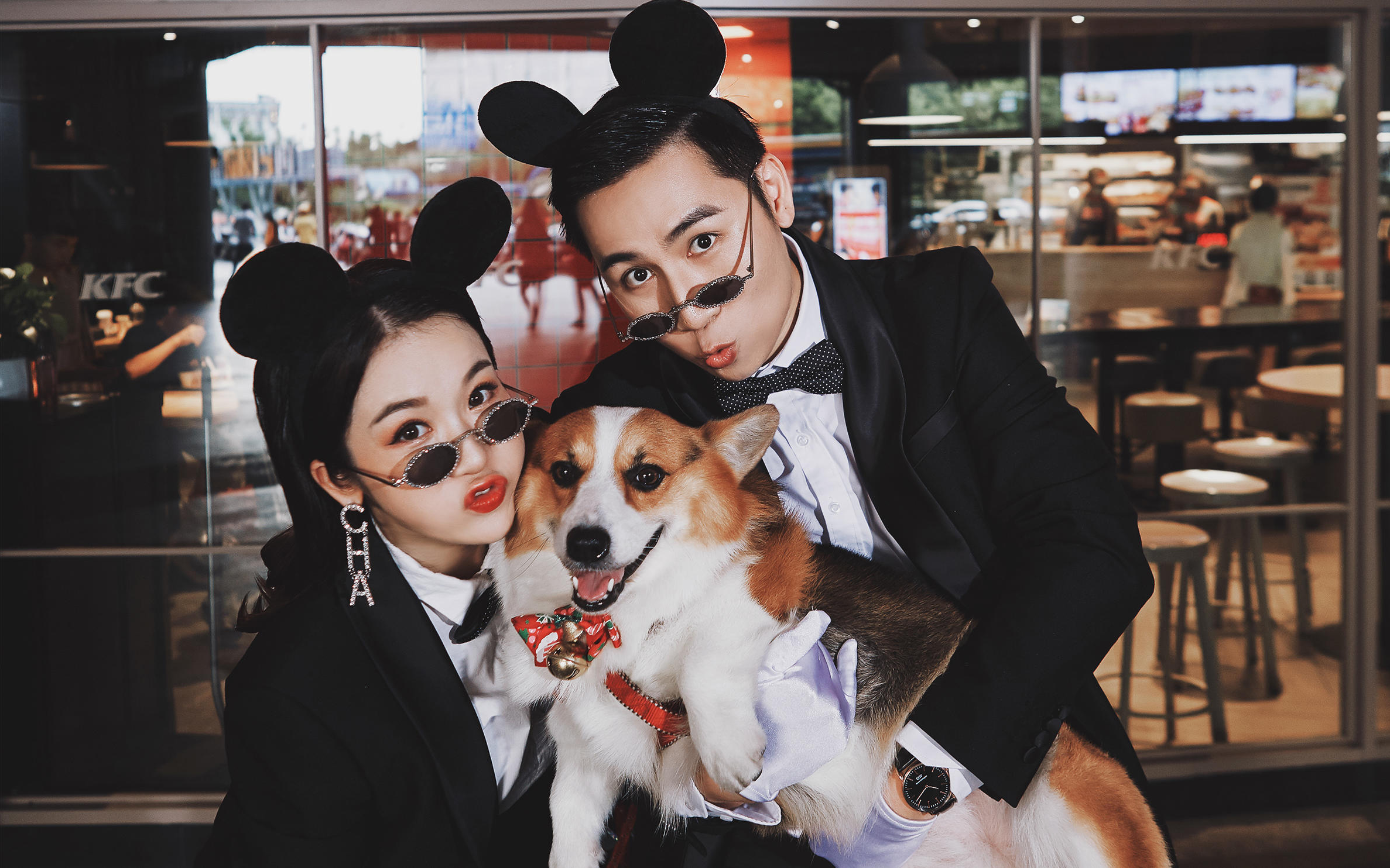 当可爱与飒酷相遇：小众婚纱街拍