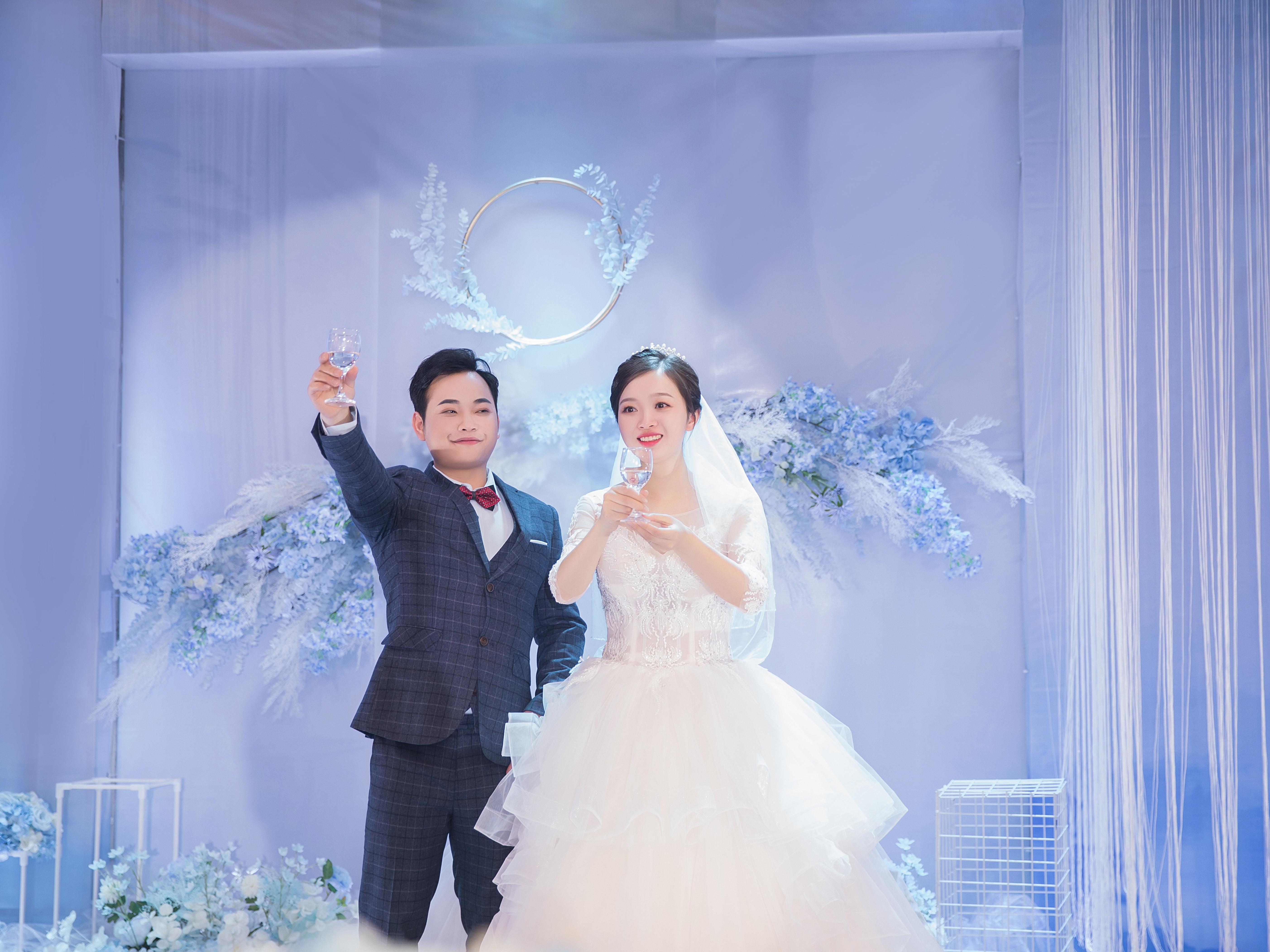 #浏阳VIVI婚纱灵动飘逸仪式纱+秀禾服+礼服#