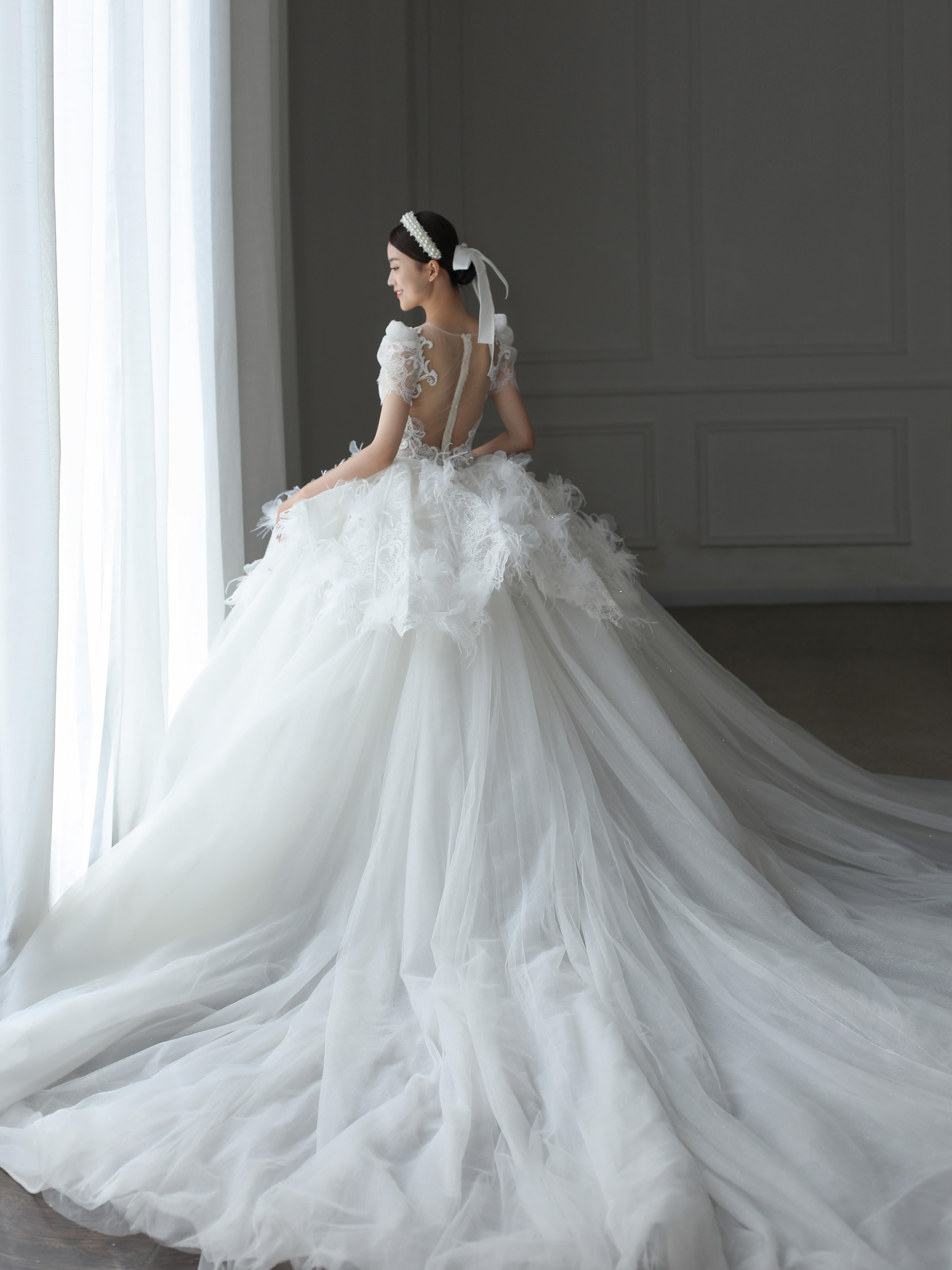 2021小众新款婚礼主婚纱