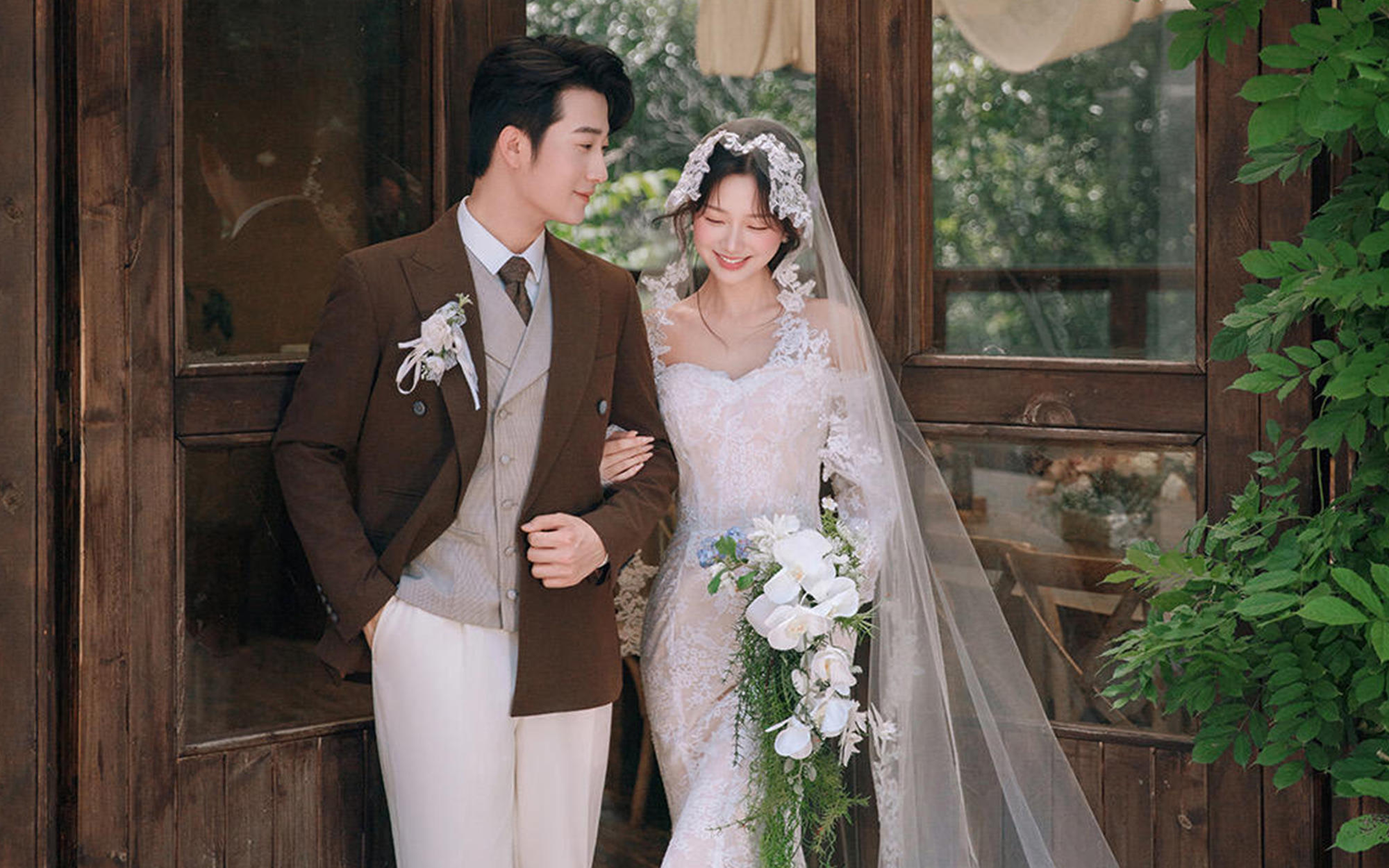 ??捧花與微風(fēng)｜鏡頭里藏不住的法式松弛與愛意