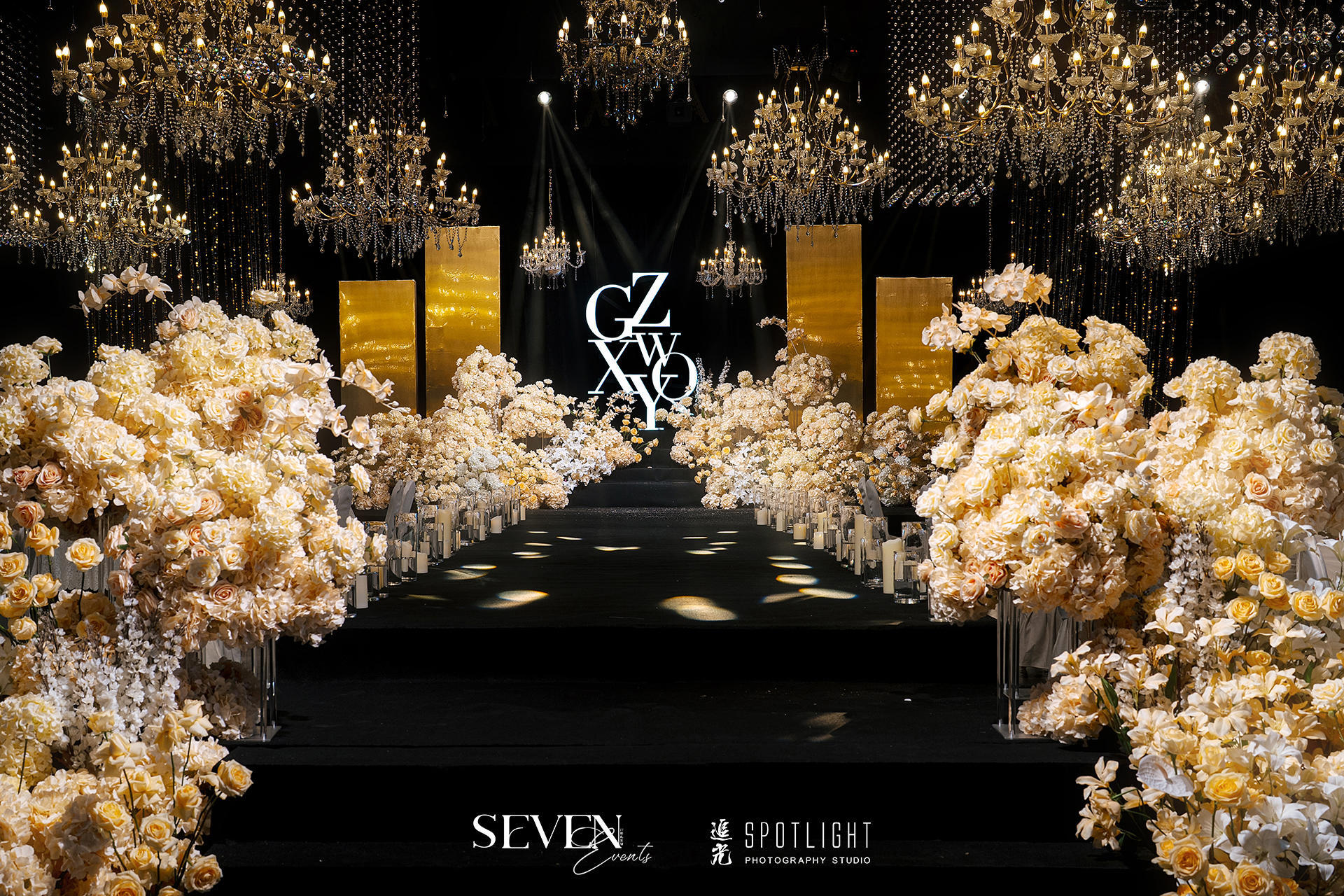 前进村礼堂举办老钱风主题婚礼