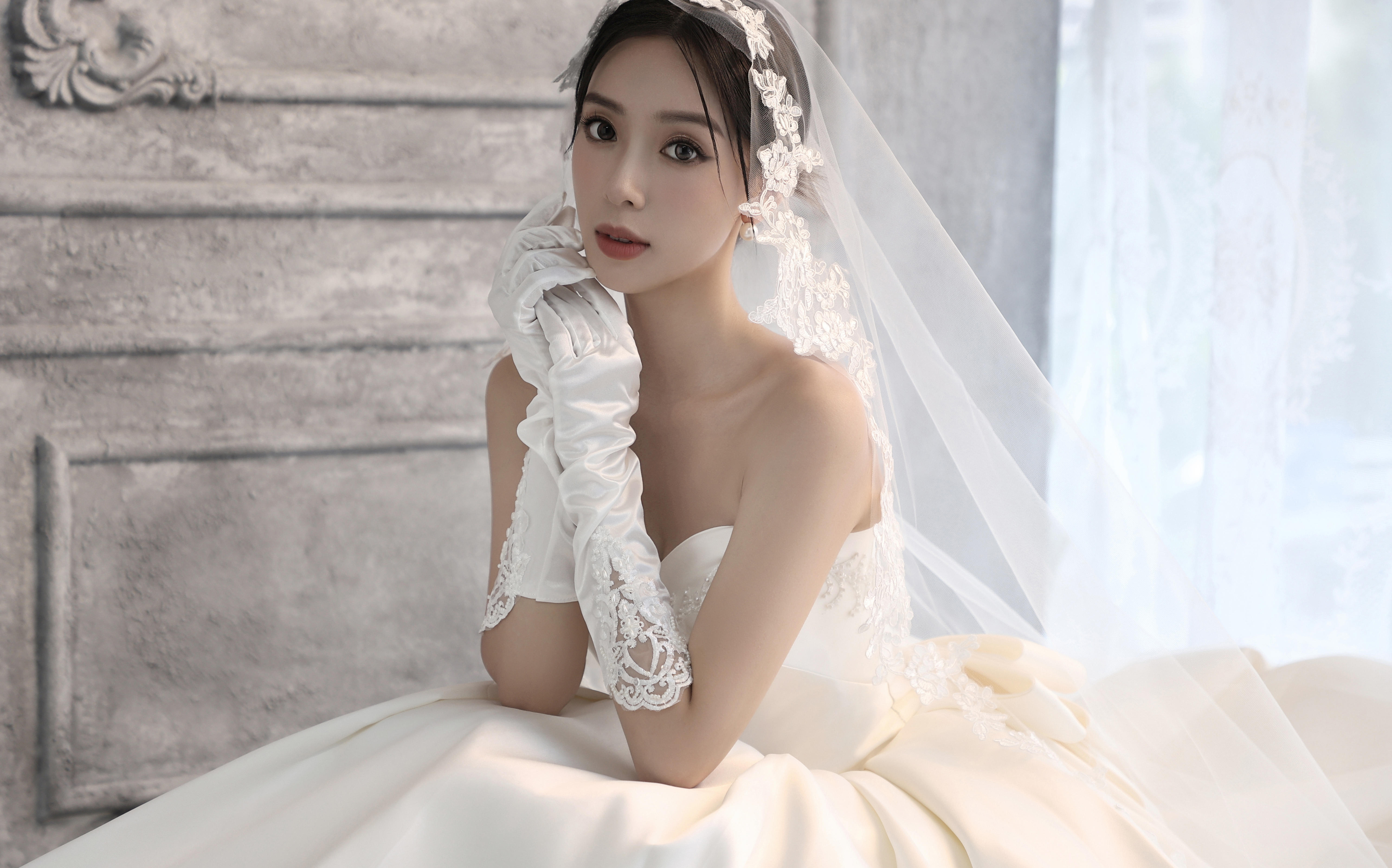 收藏級(jí)美貌的婚紗照，矜貴千金既視感?