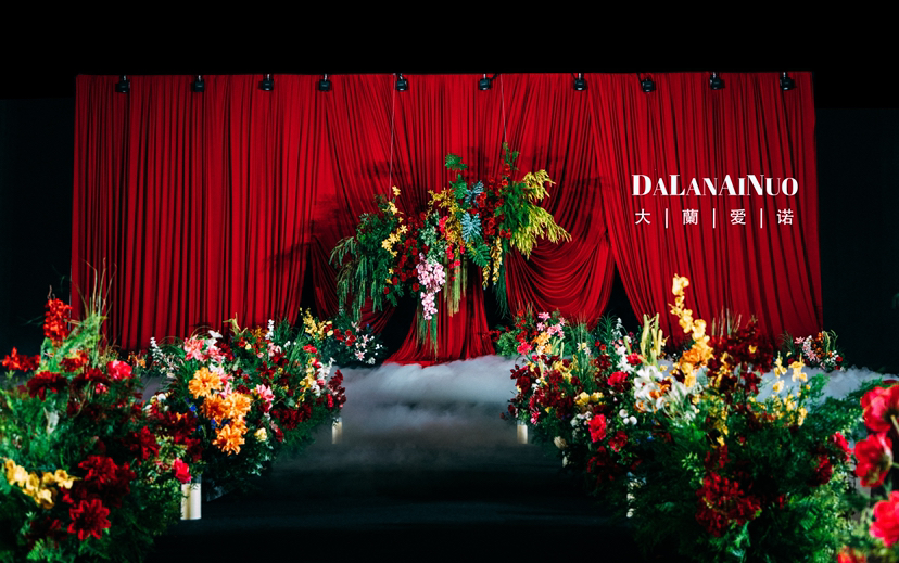 一抹红色布缦，悄然绽放空间韵味