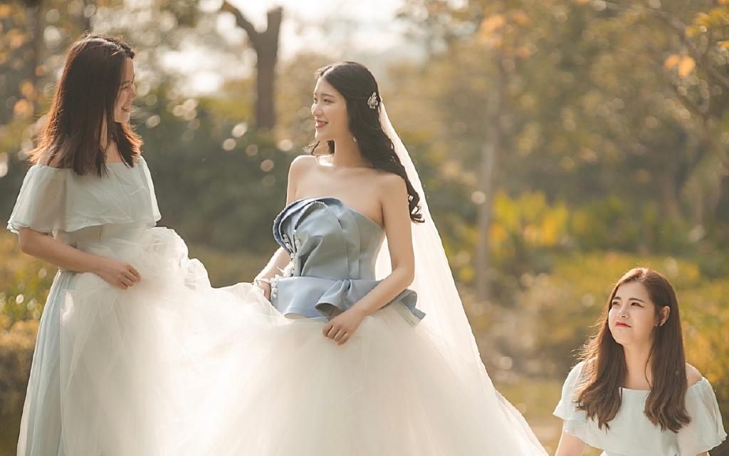 铃兰花开 / 穿过云霄 / 越过云海 