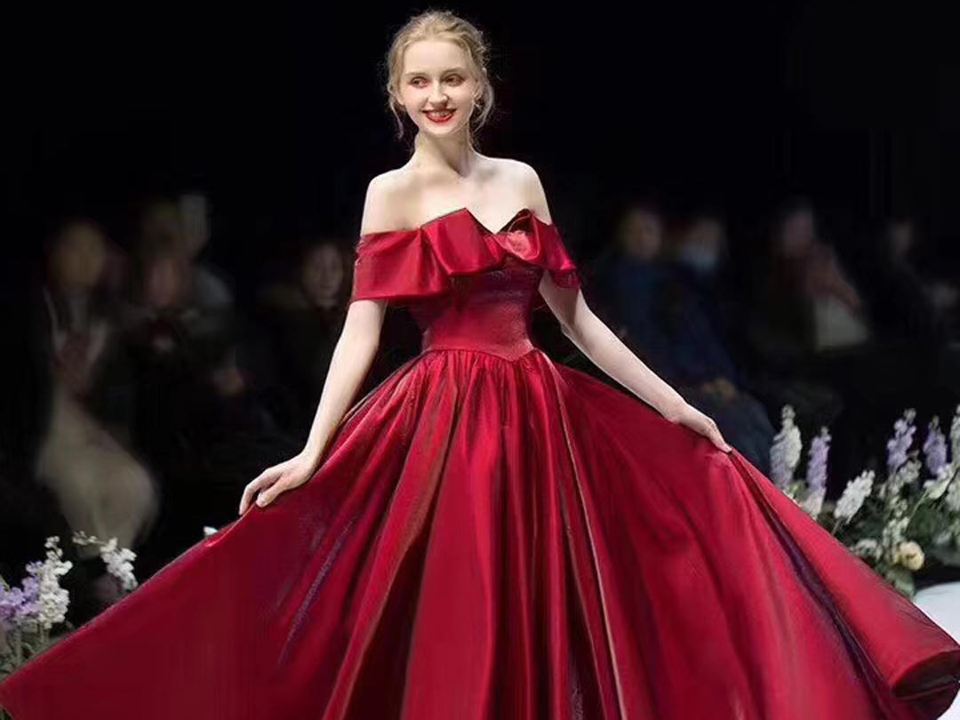 【 雅致系列套餐 】送7套服装+跟妆