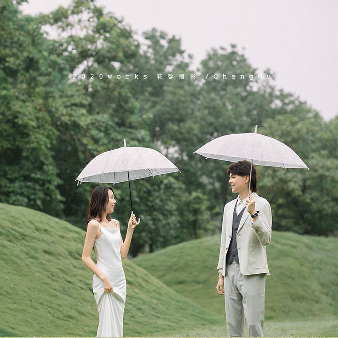 雨天拍的婚纱照 | 草坪婚纱照