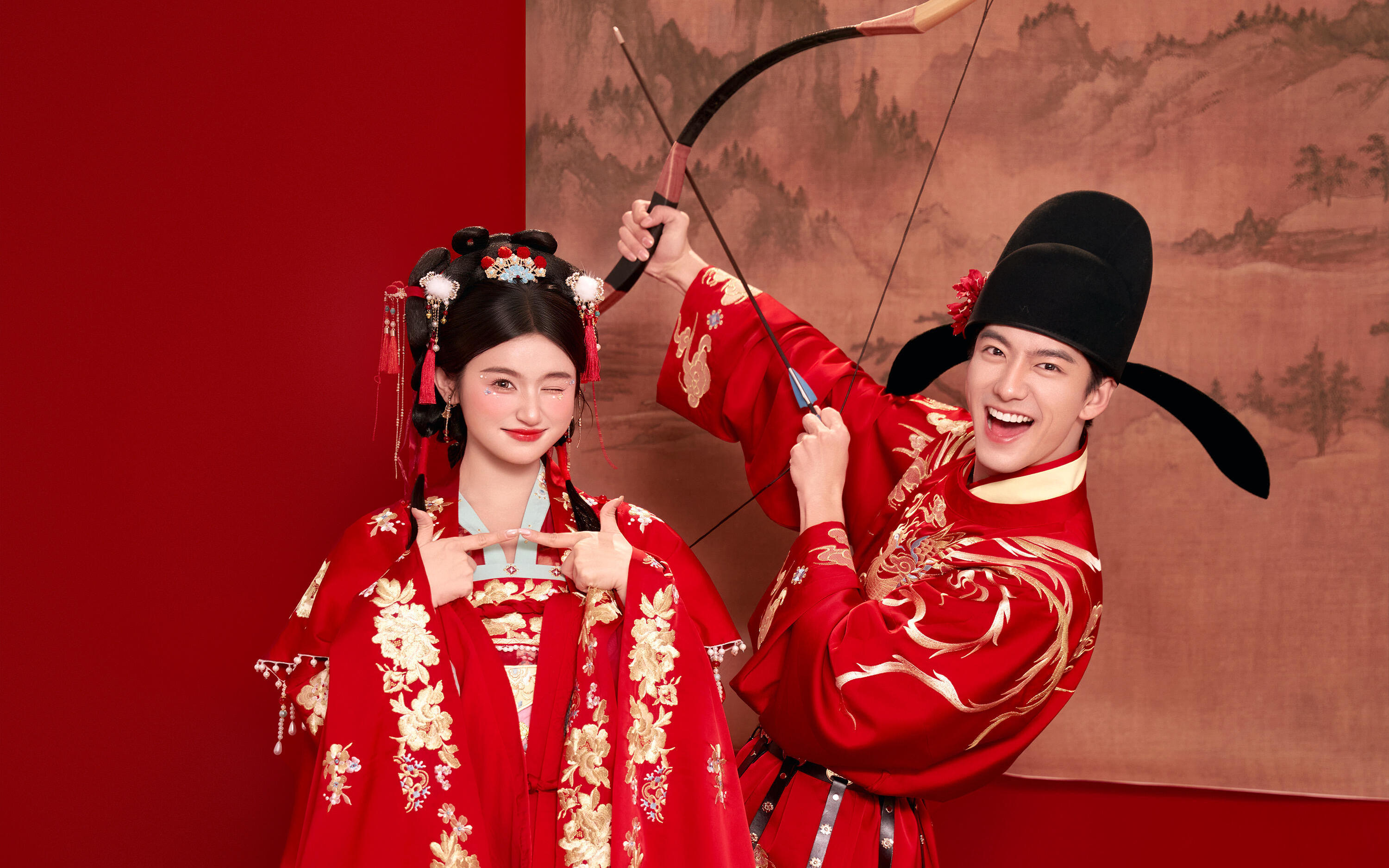 甜宠感年度俏皮汉服婚纱照高糖预警