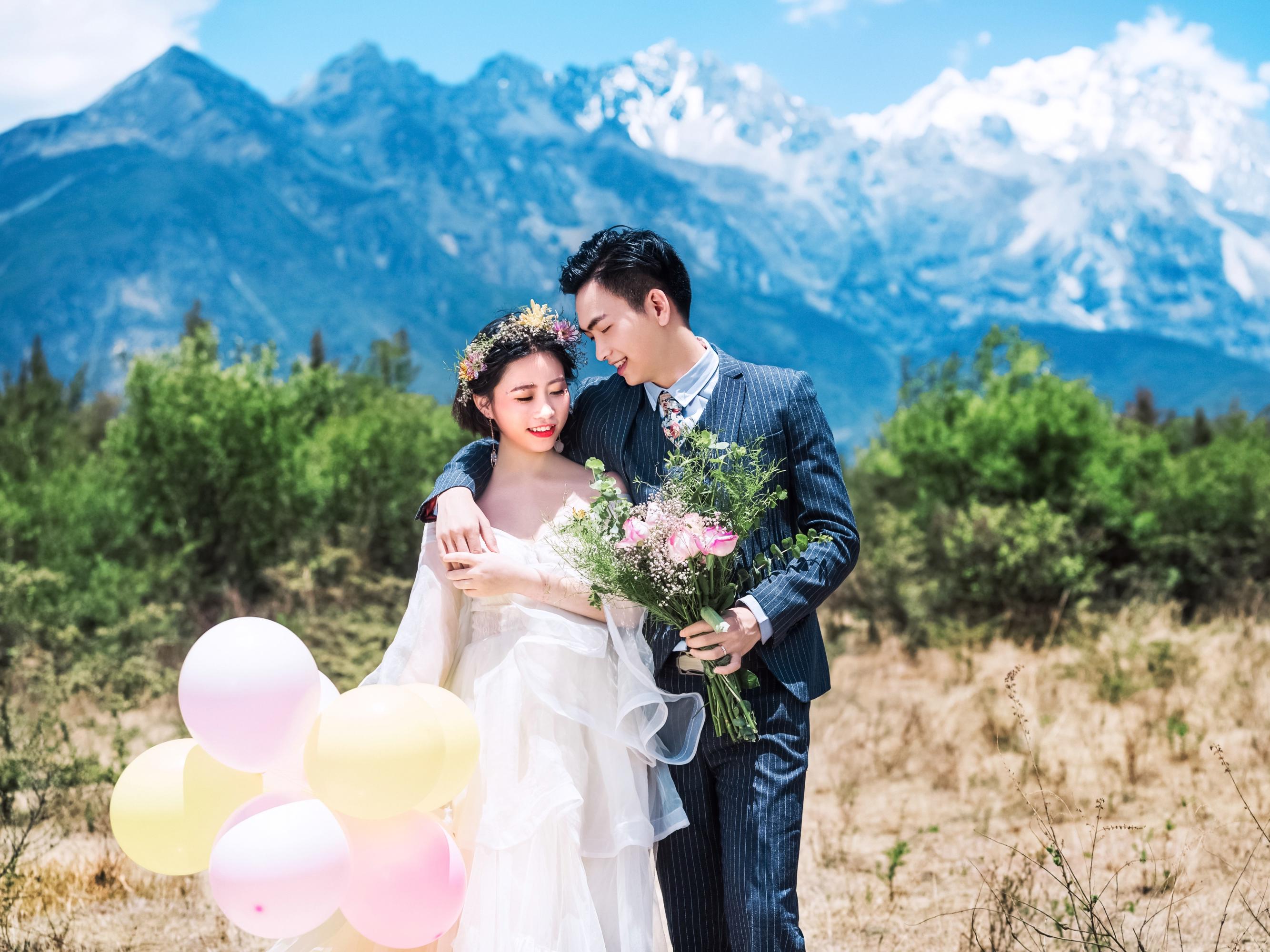 拍婚纱送旅游_婚纱情侣头像