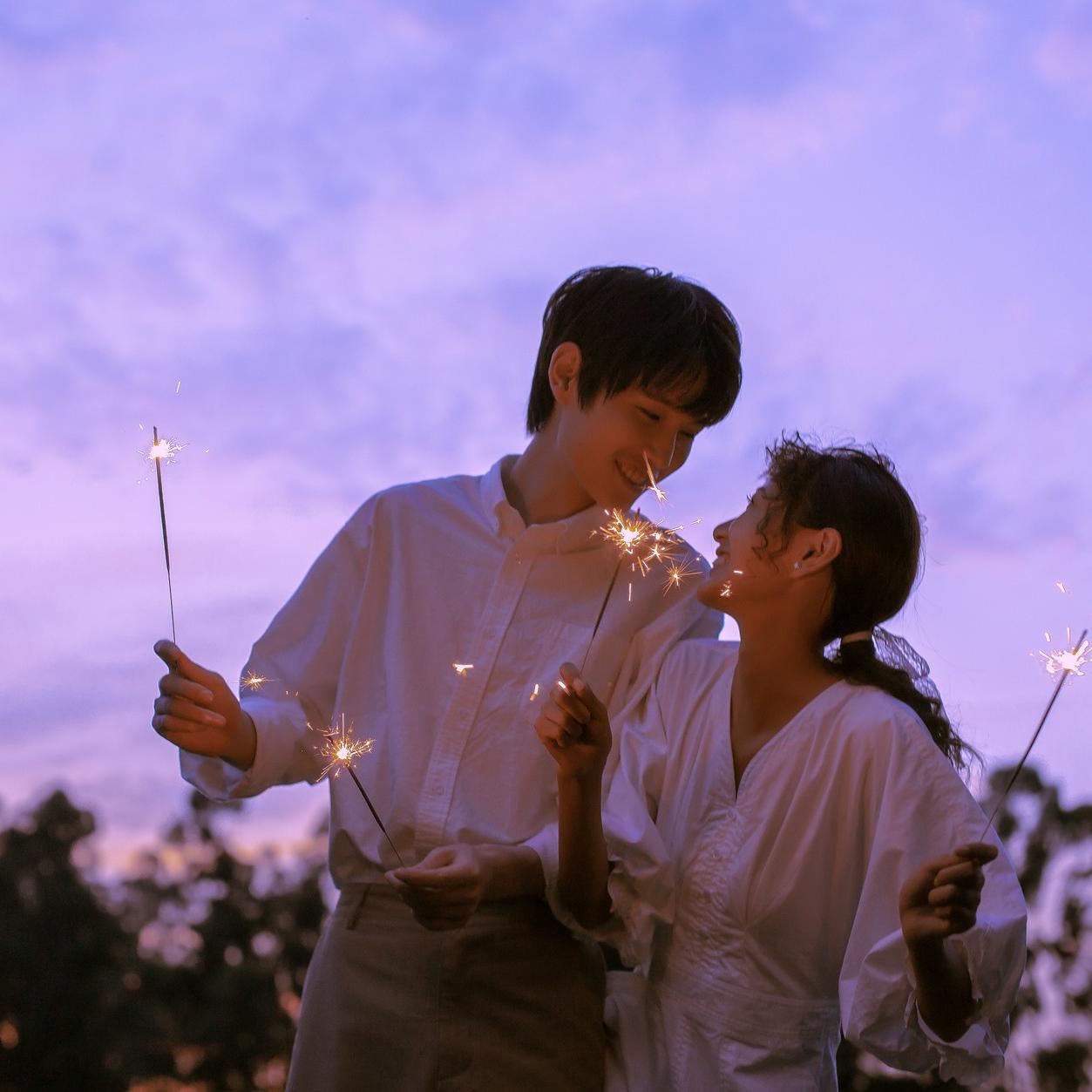 夜景婚纱照特有的电影感