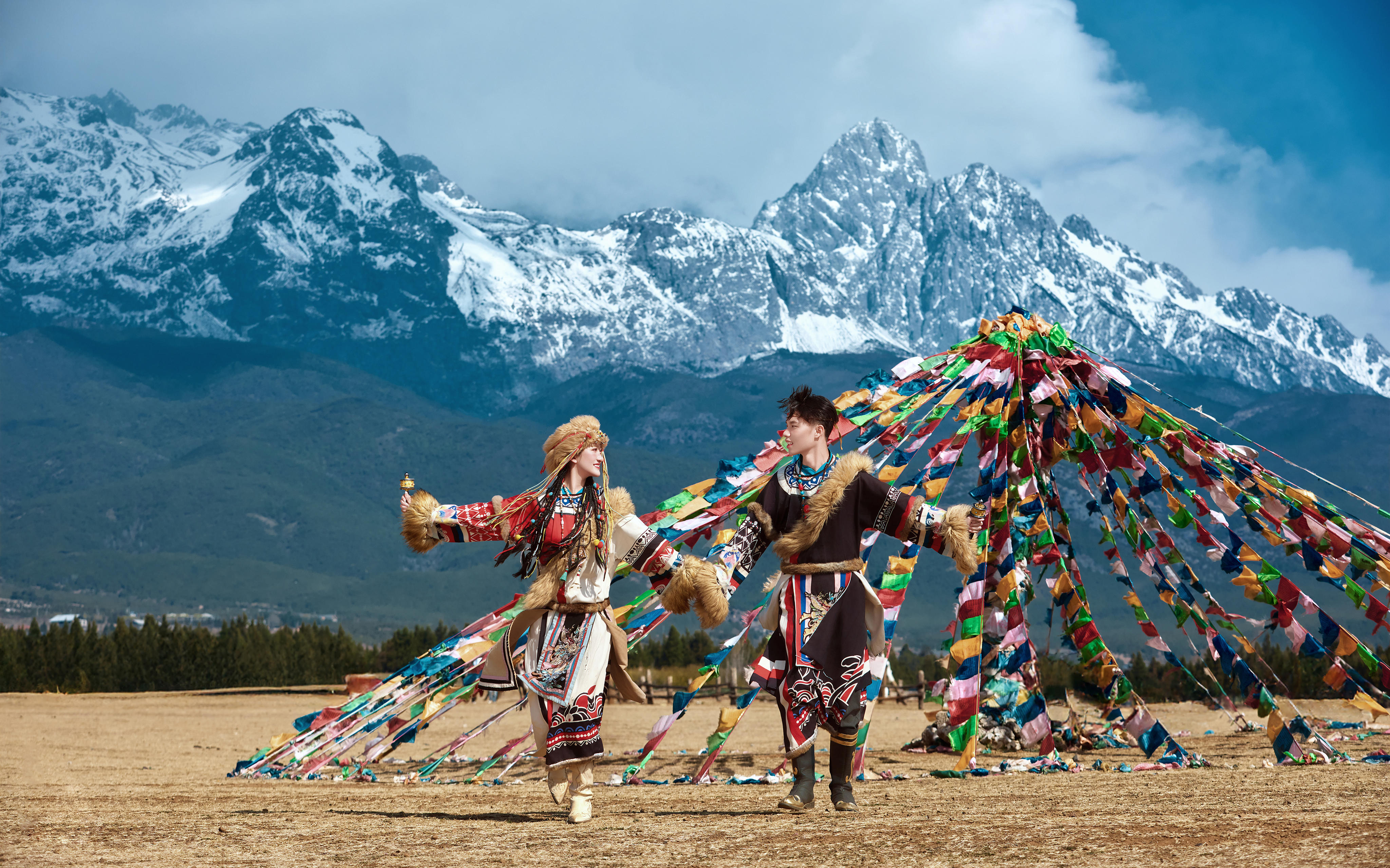 藏服婚纱照｜在雪山圣湖前许你一场婚礼