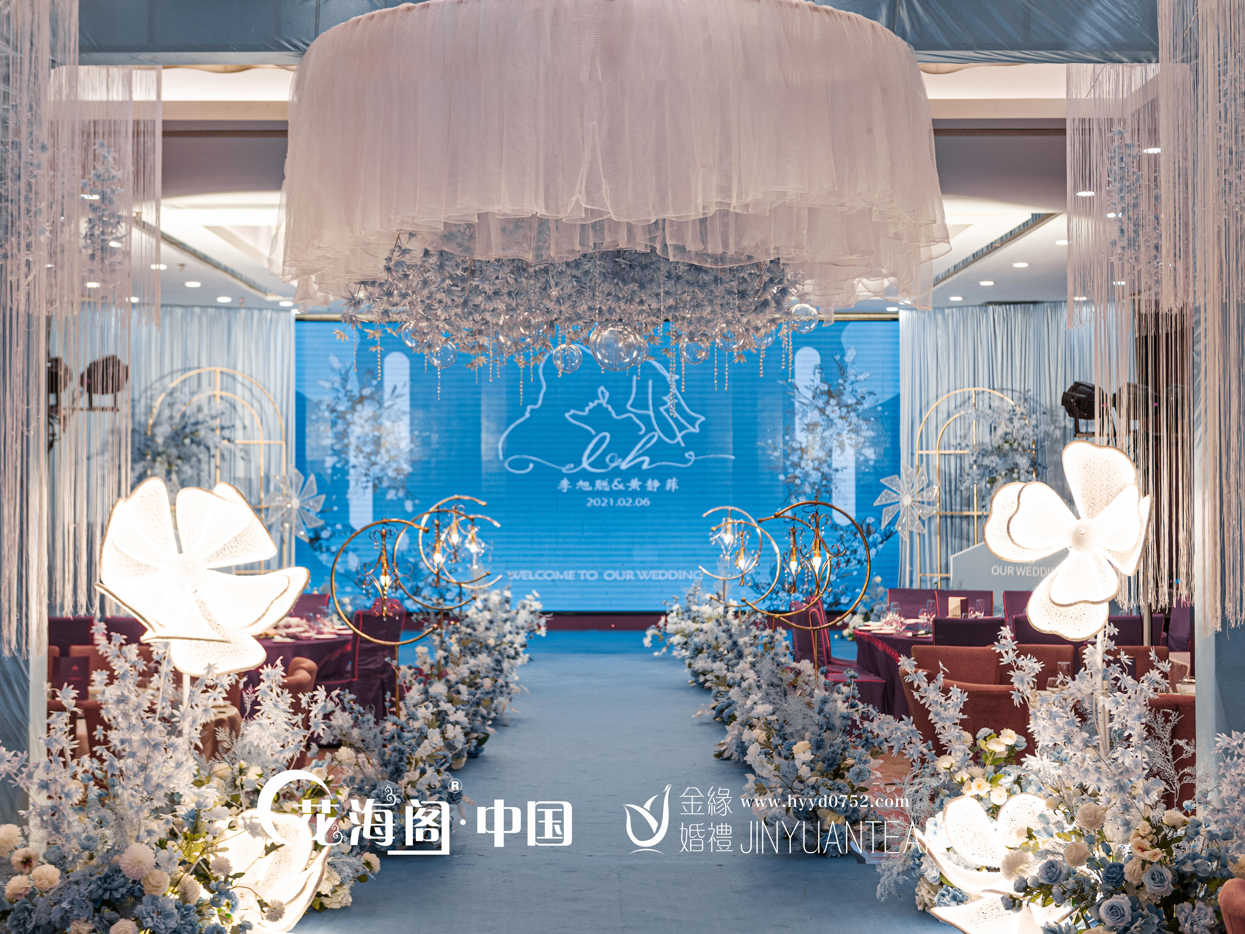 超高性价套餐 | 场地布置+四大金刚+婚纱礼服