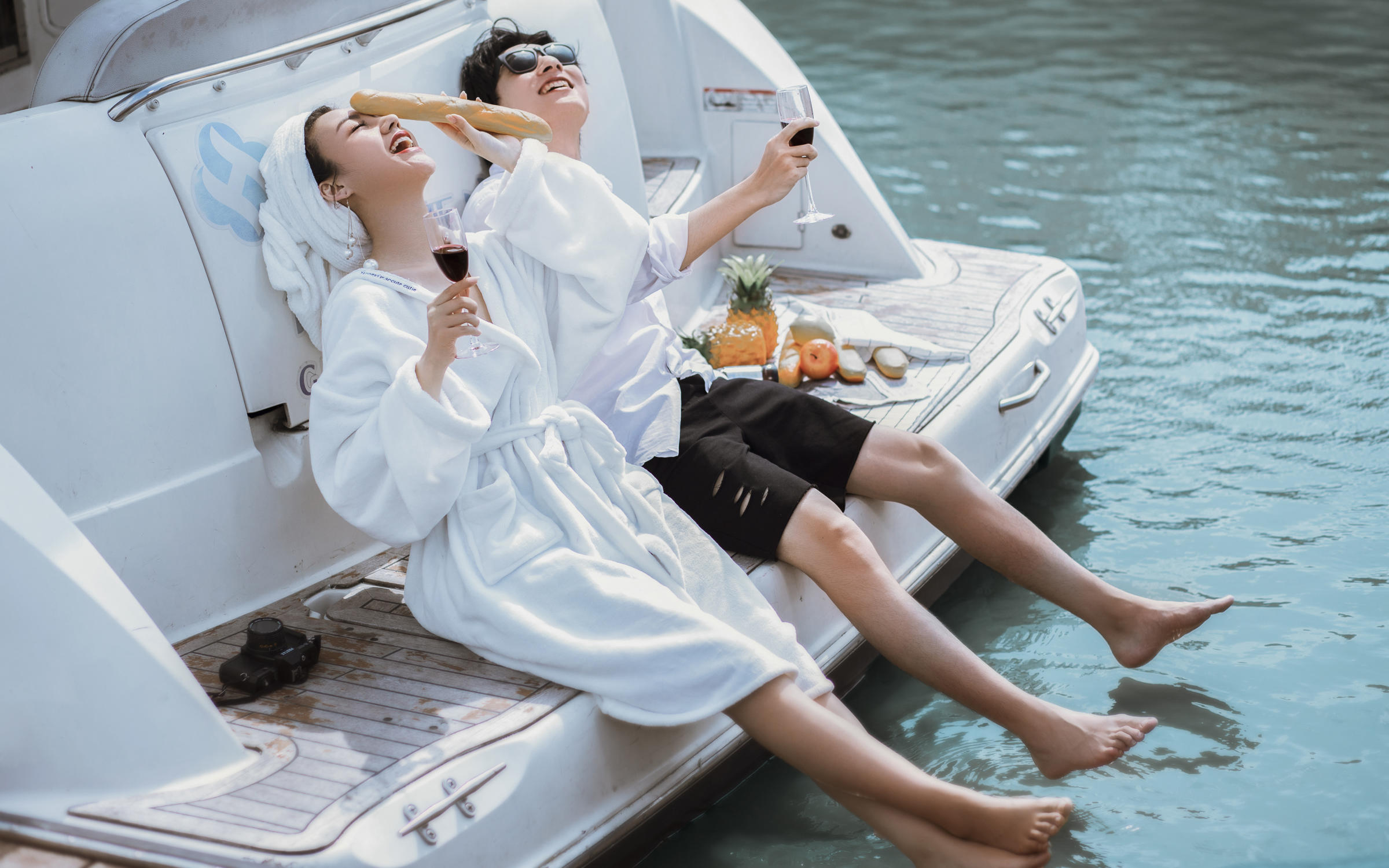 高级定制系列婚纱照--松花江游艇