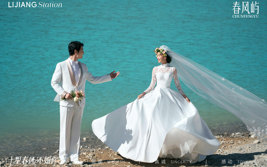 谁懂啊！这抹蓝湖白纱，是刻进 DNA 里的温柔