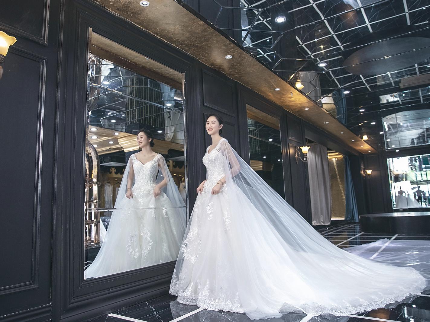 婉纱仙妮婚纱_婉莎仙妮(3)