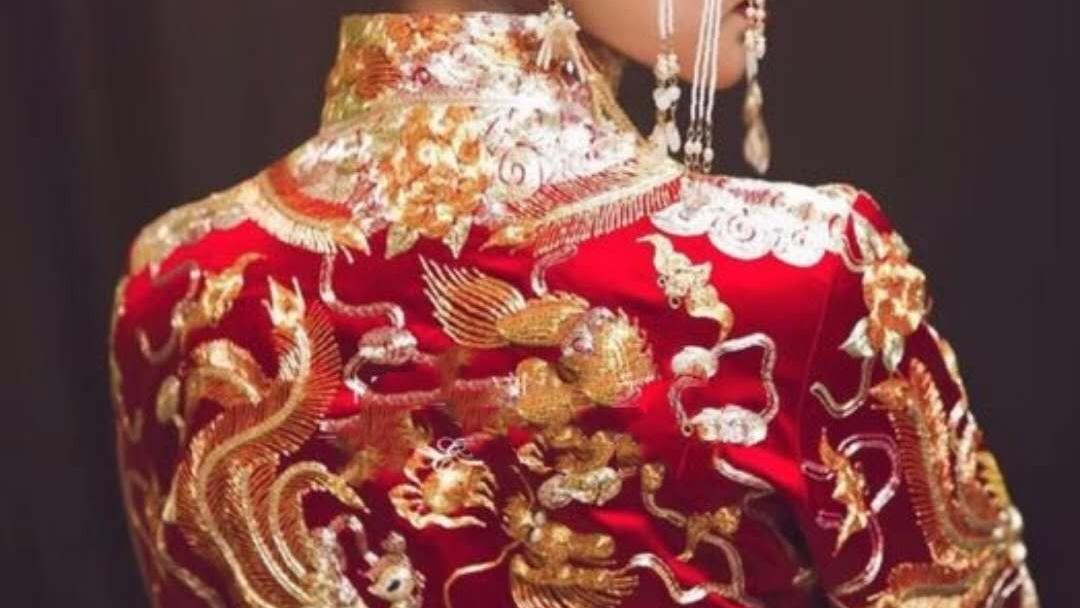 手工刺绣龙凤褂－－时尚　精美