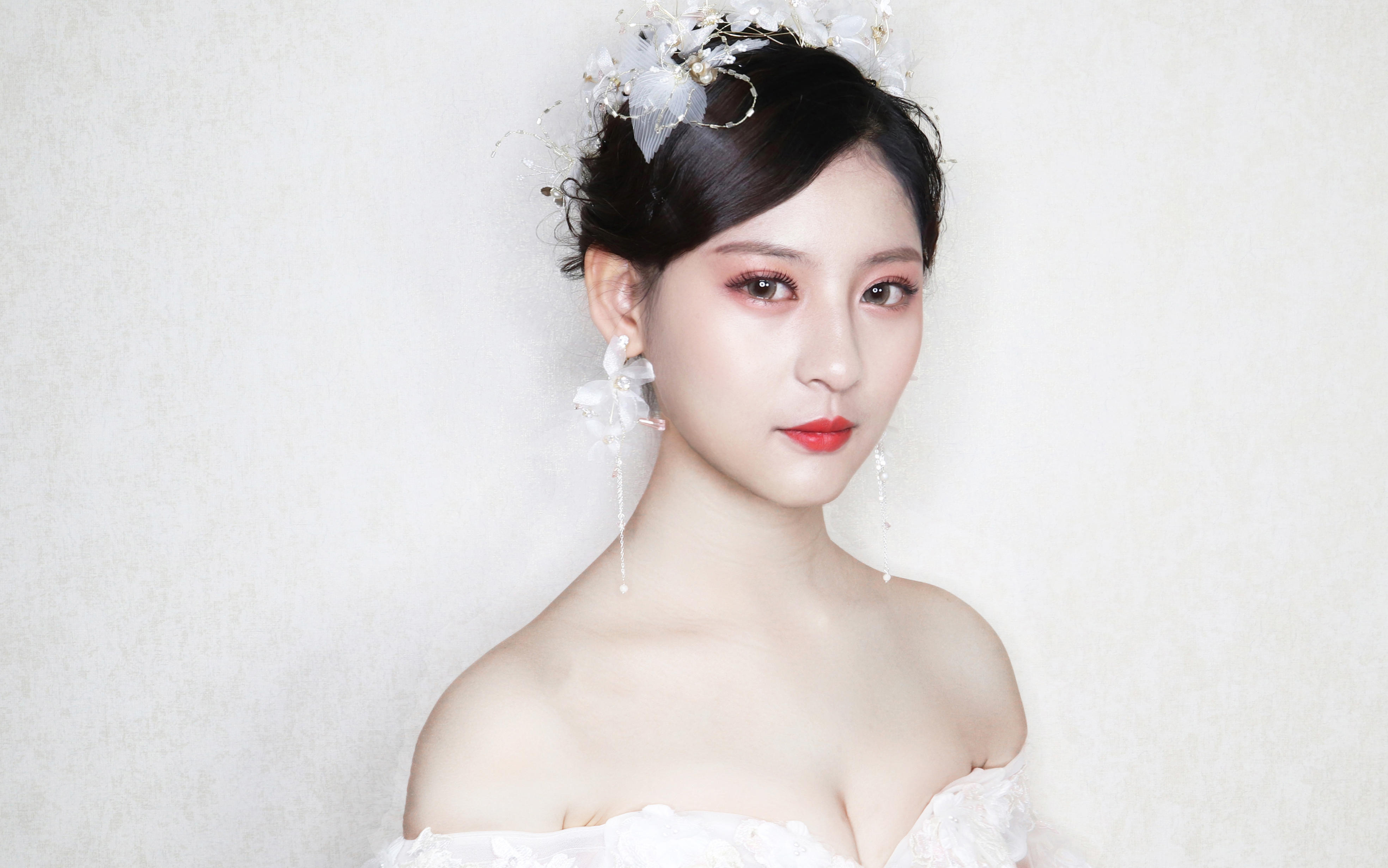 金牌化妆师早妆加跟妆 到店画送精修照片，视频花絮