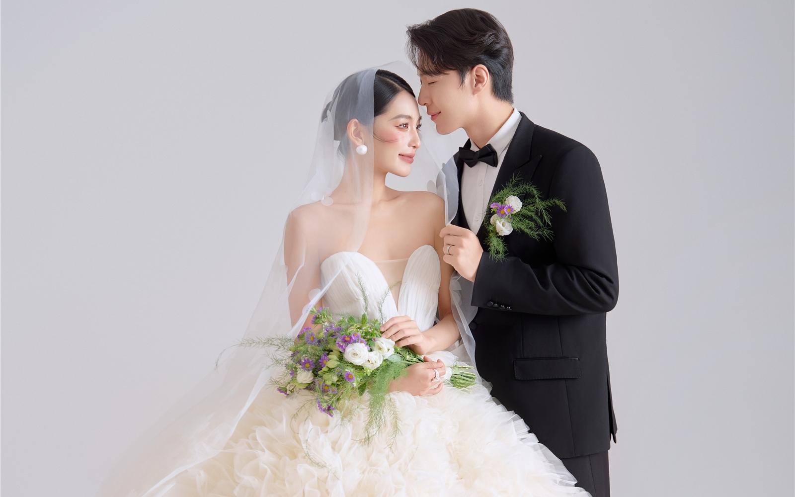 極簡婚紗照的甜 ??｜藏在細(xì)節(jié)里的心動(dòng)暴擊??