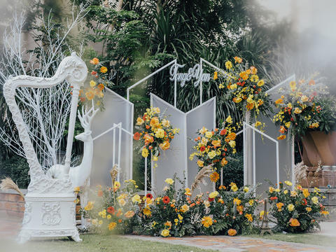 花沐婚礼 |  香槟橙撞色，户外草坪创意鲜花套系