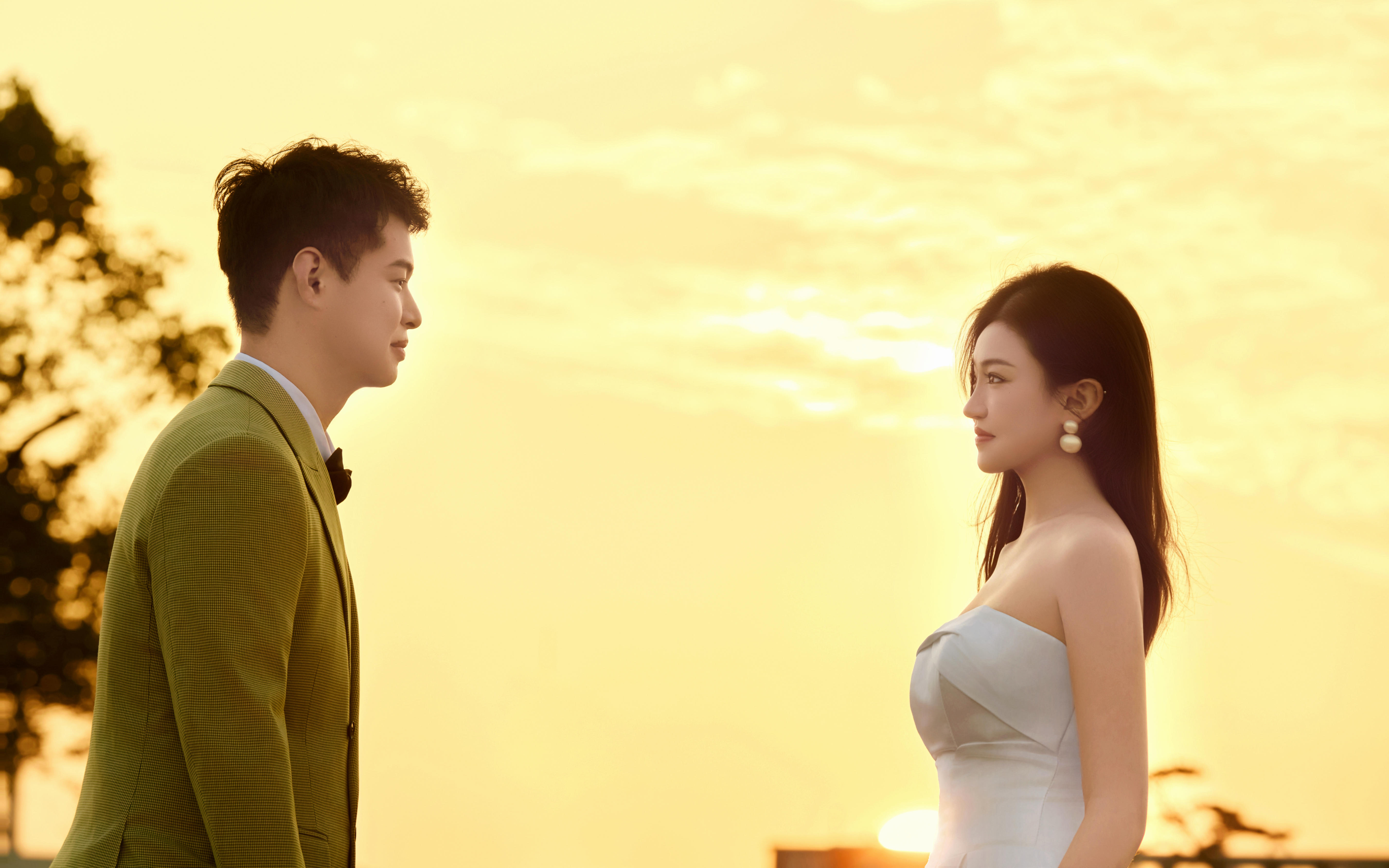 草坪为证，白纱为誓