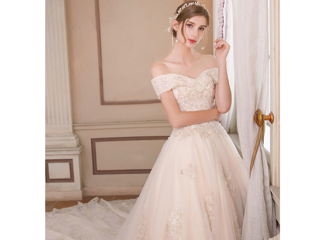 【阿兰婚纱馆】一字肩法式显瘦轻婚纱礼服套系