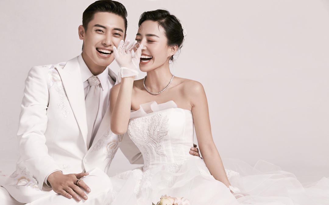  私人定制【简约幸福感】婚纱照，黄金档期提前抢订