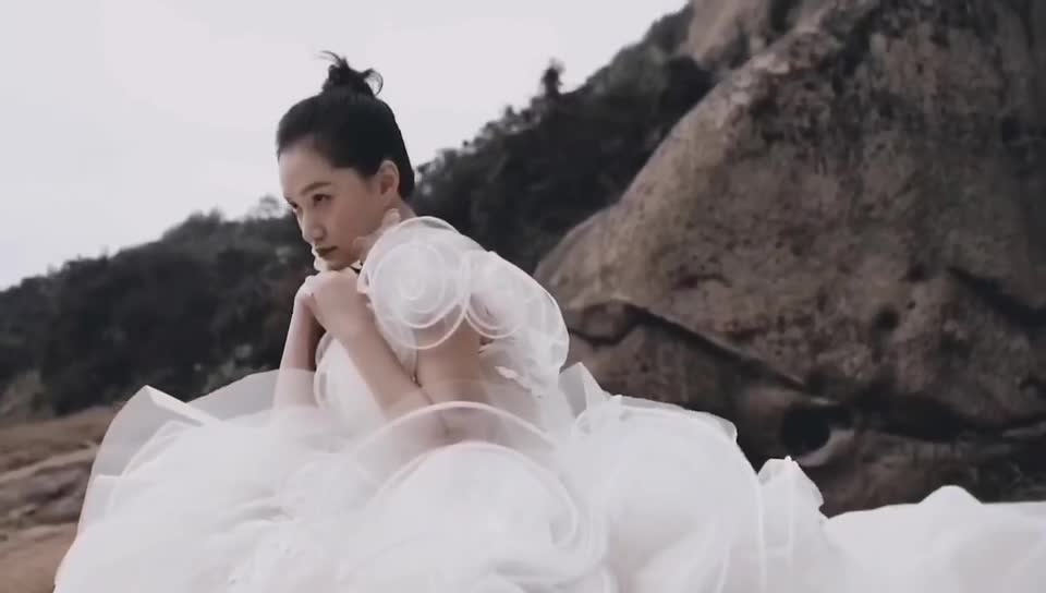 【镇店】维洛思婚纱保护款重工婚纱套+金牌化妆师