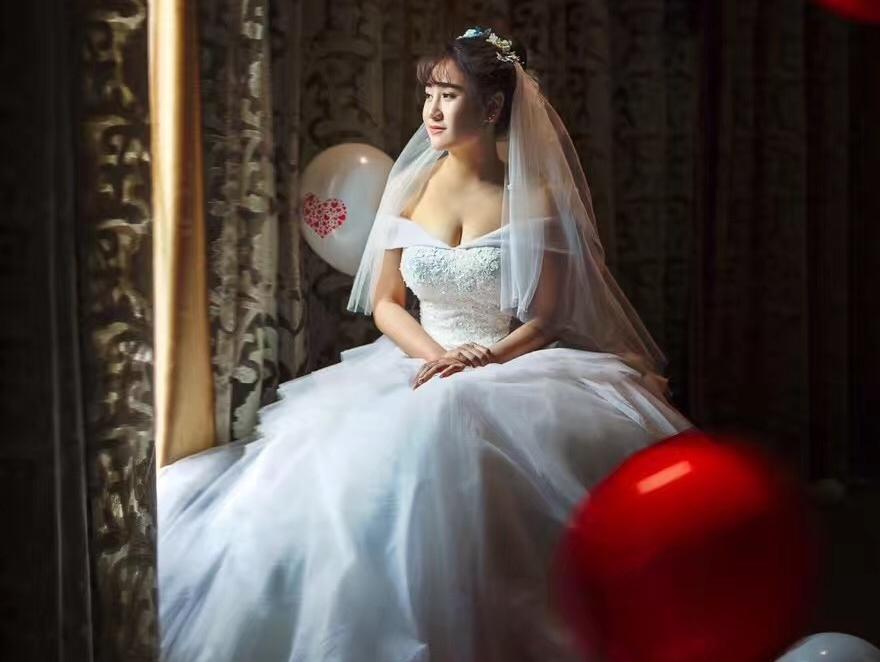 禾秀服婚纱照_禾服婚纱照(2)