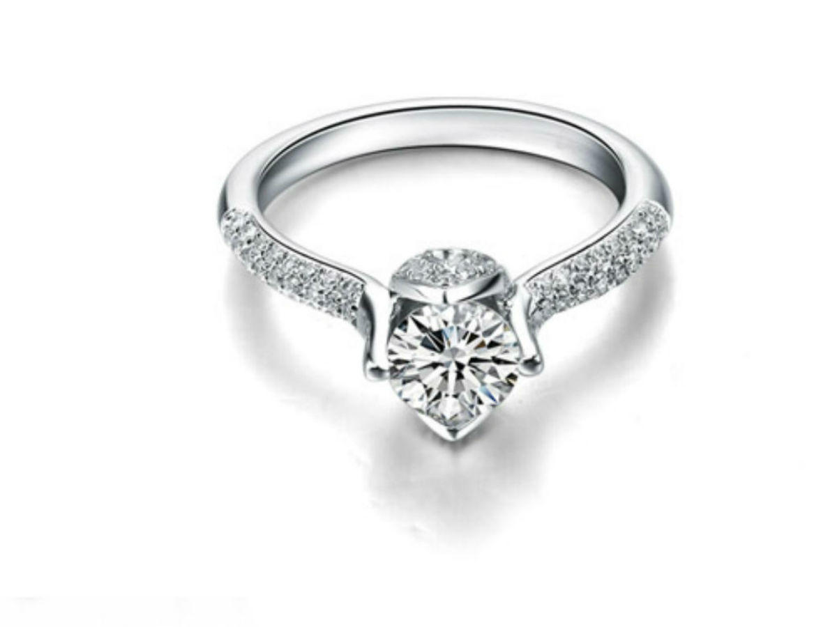 白18K金钻石女戒（皇家礼赞系列3）