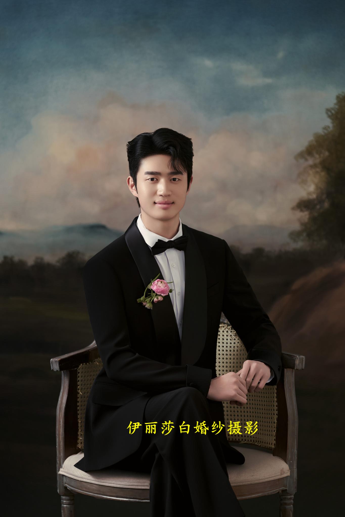 拍婚纱照3888套餐有跟妆+秀和+礼服 4699