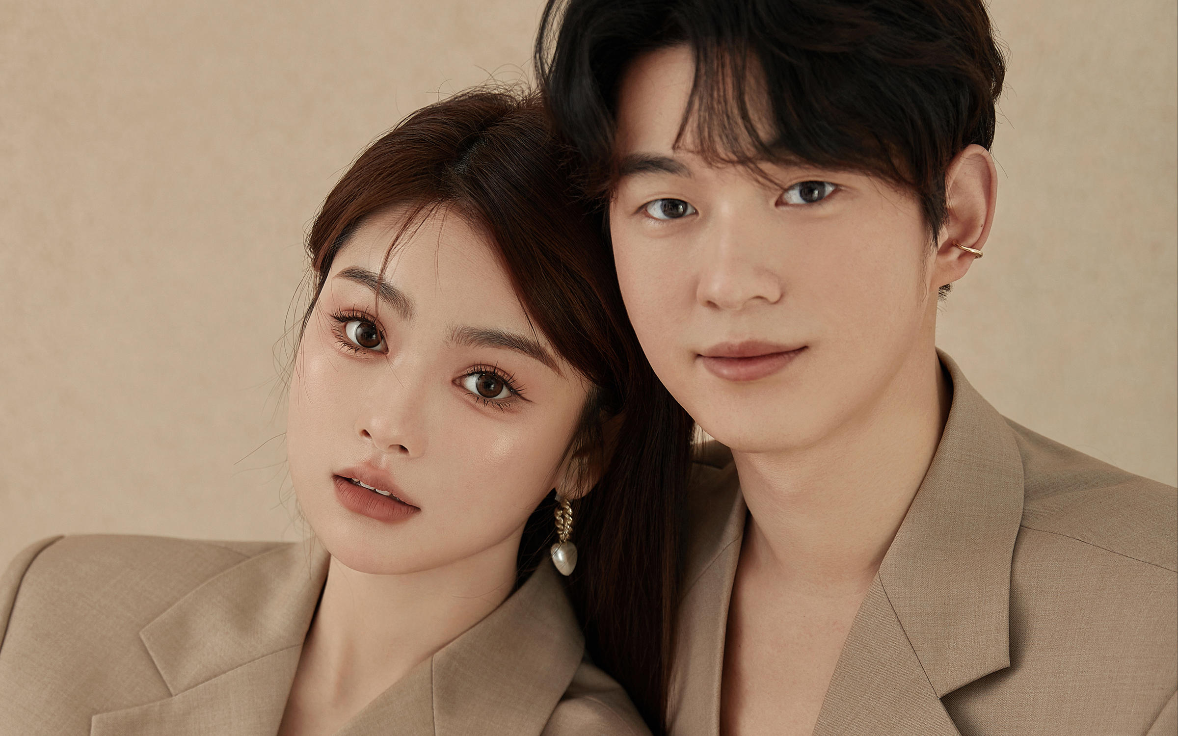 硬光勾勒輪廓，內(nèi)景里藏著愛情的時尚宣言