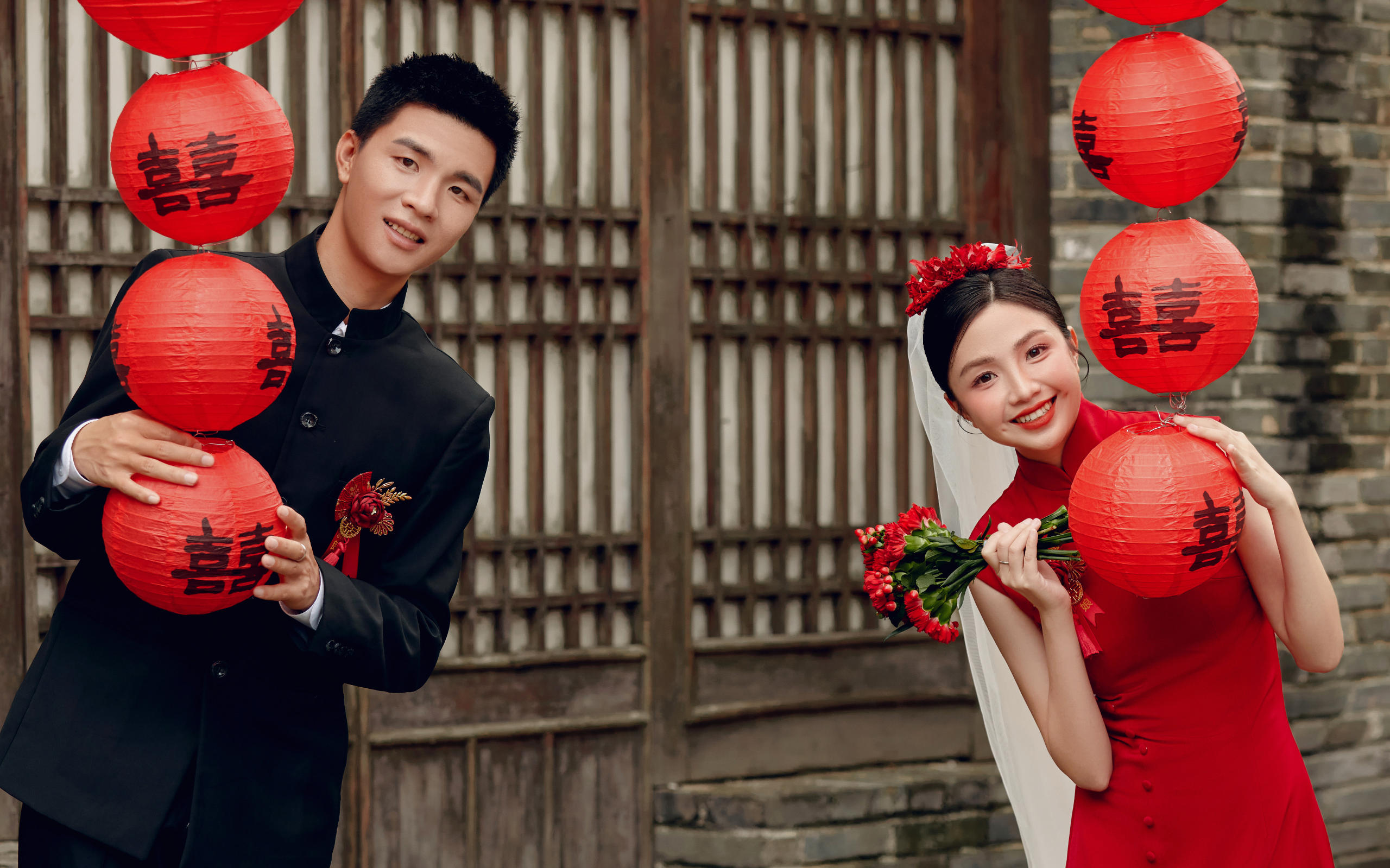 復(fù)古室外紅色喜嫁