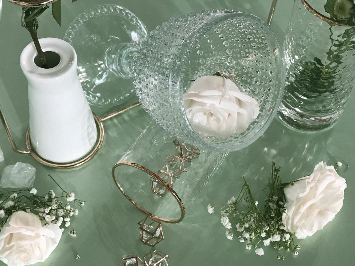 来一场牛油果绿的婚礼设计吧