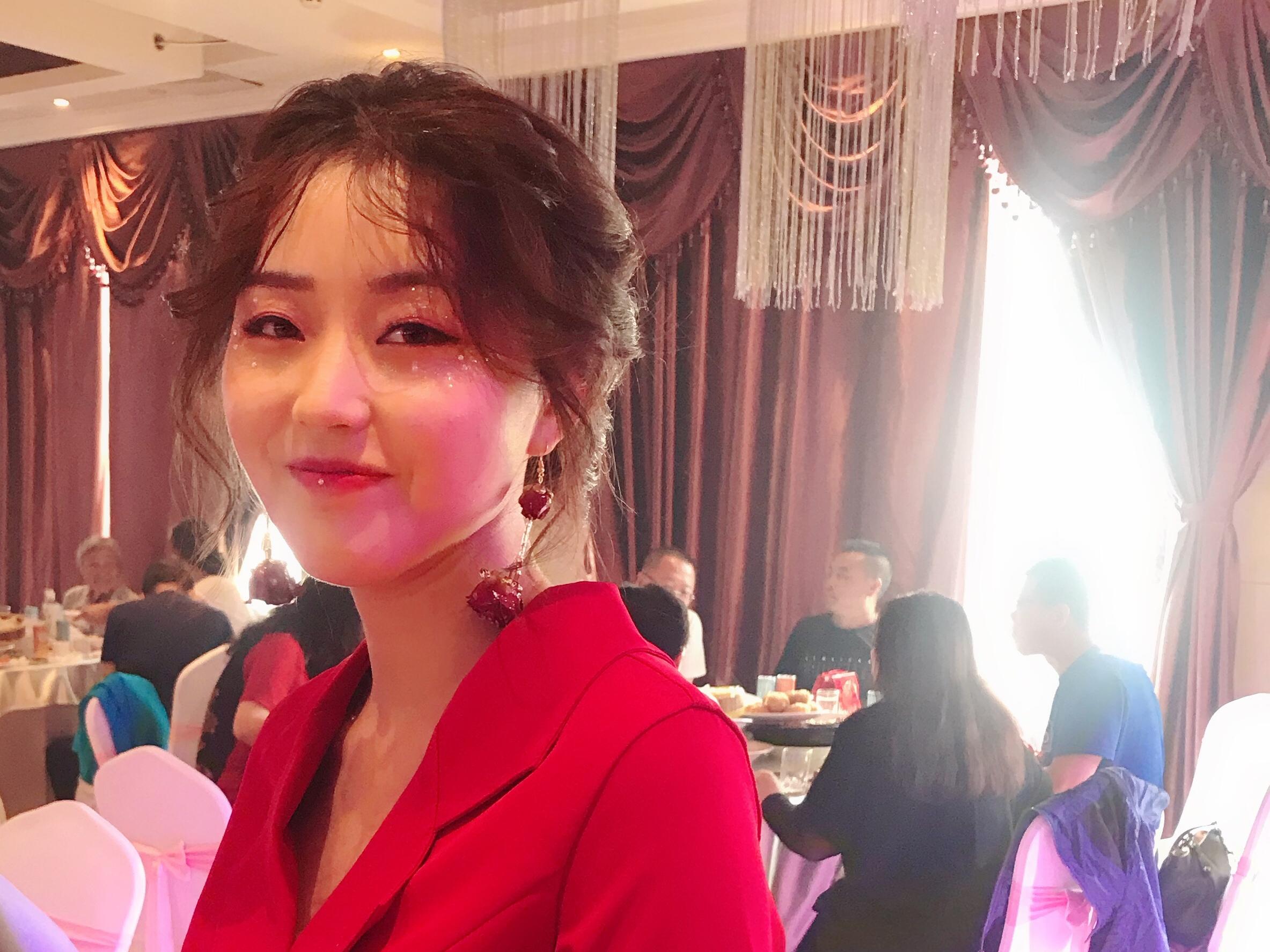 Eiva美妆资深造型师全天+伴娘妆(不限妆面）