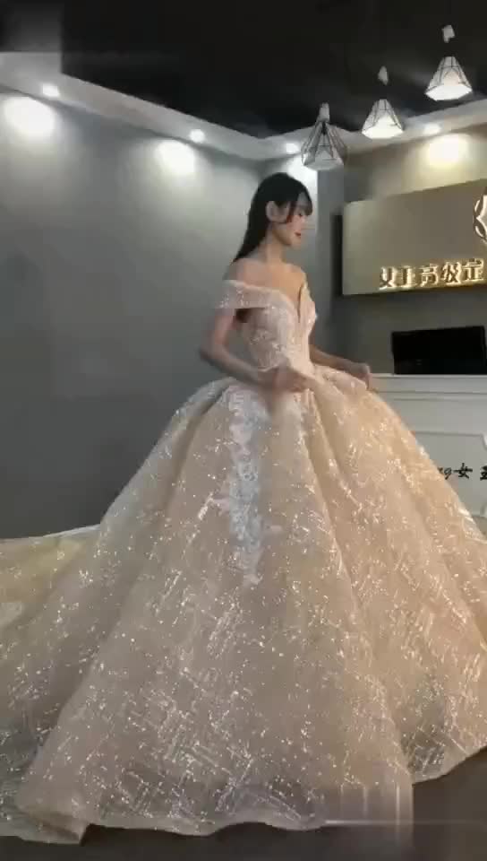 婚纱礼服跟妆超值特惠套餐
