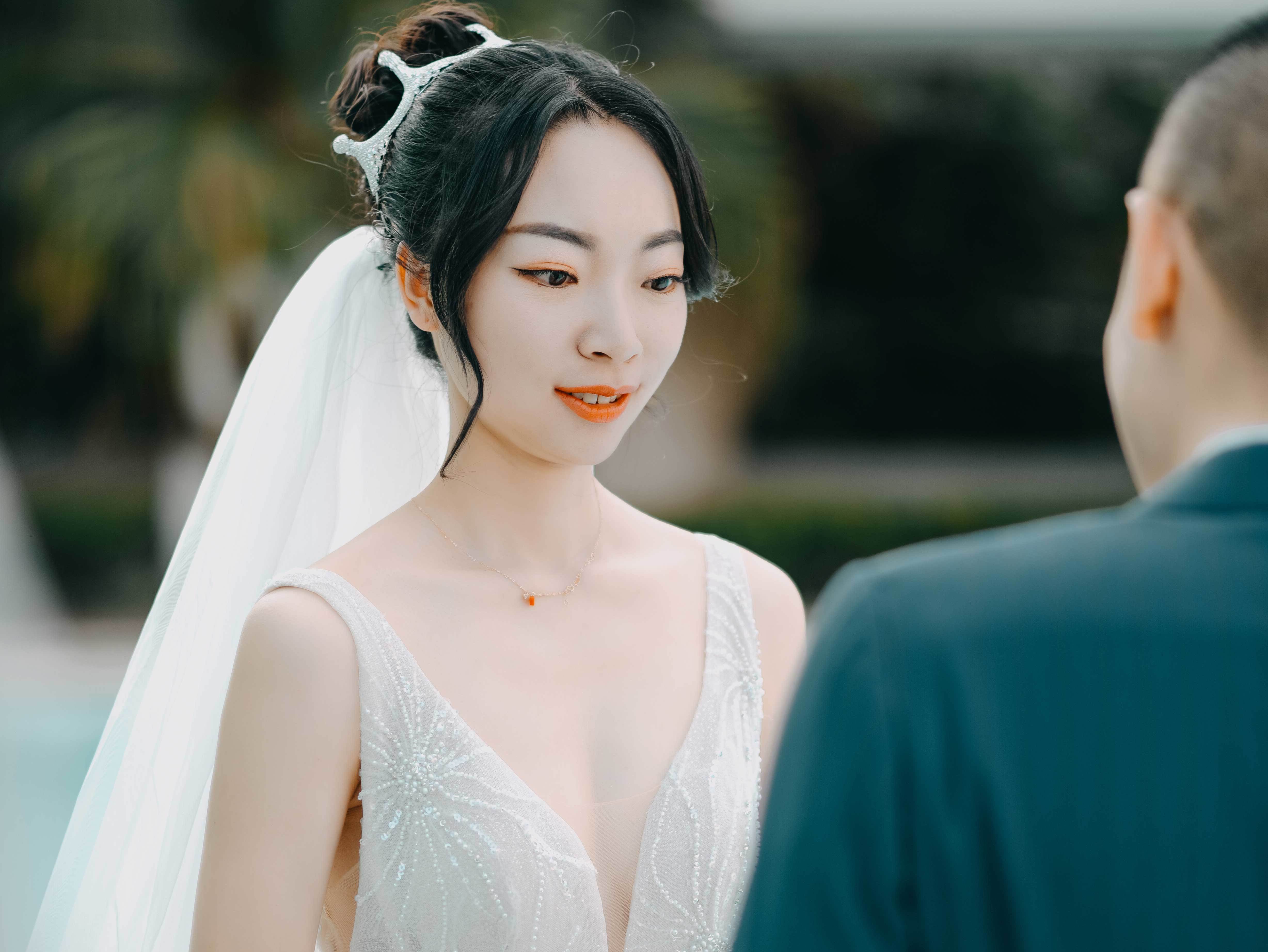 #梦幻公主系列定制婚纱+礼服#套餐包含全天跟妆