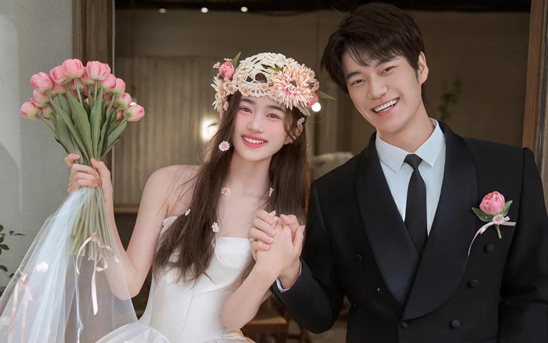 谁懂啊！！这组婚纱照的松弛感直接拿捏了我的心脏