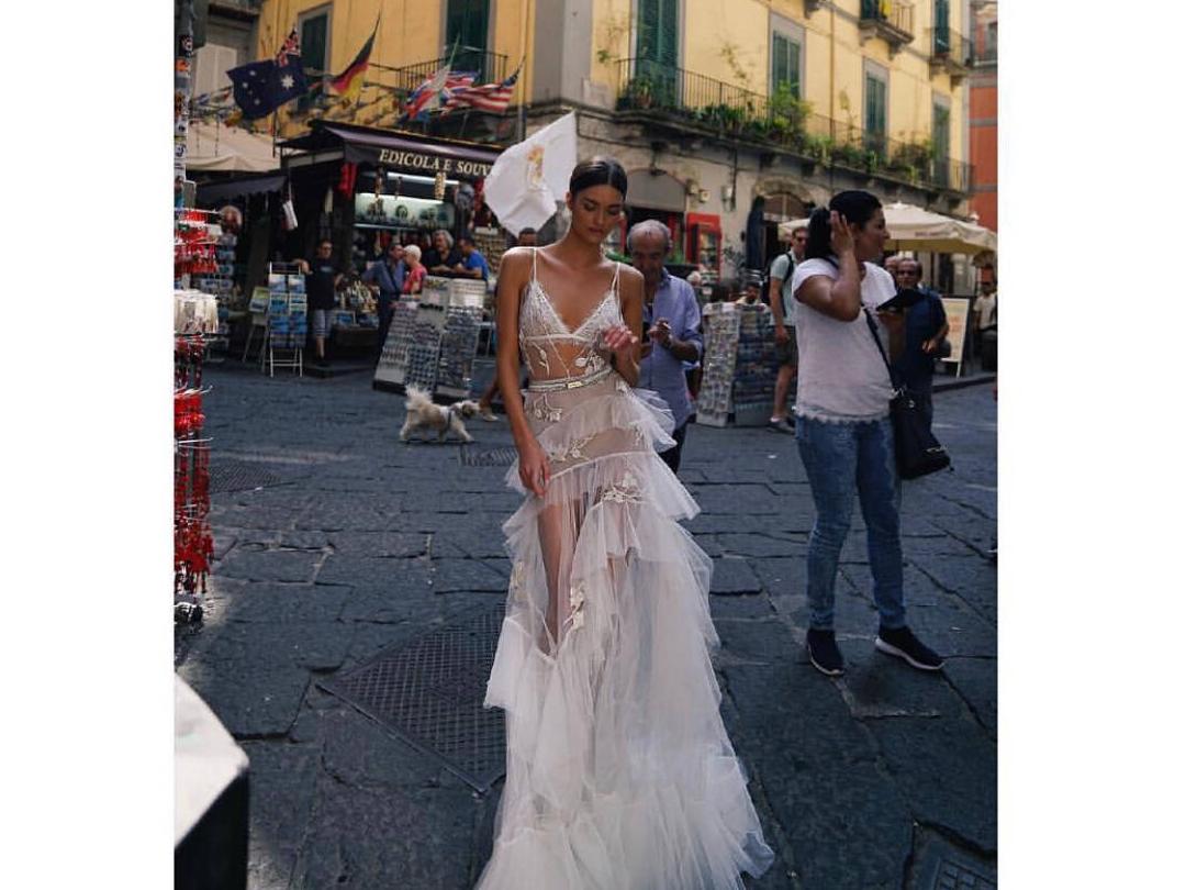 【超值钜惠】全程跟妆+婚纱礼服租赁+婚礼现场跟拍