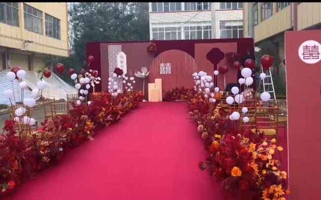 热门款红色庭院婚礼
